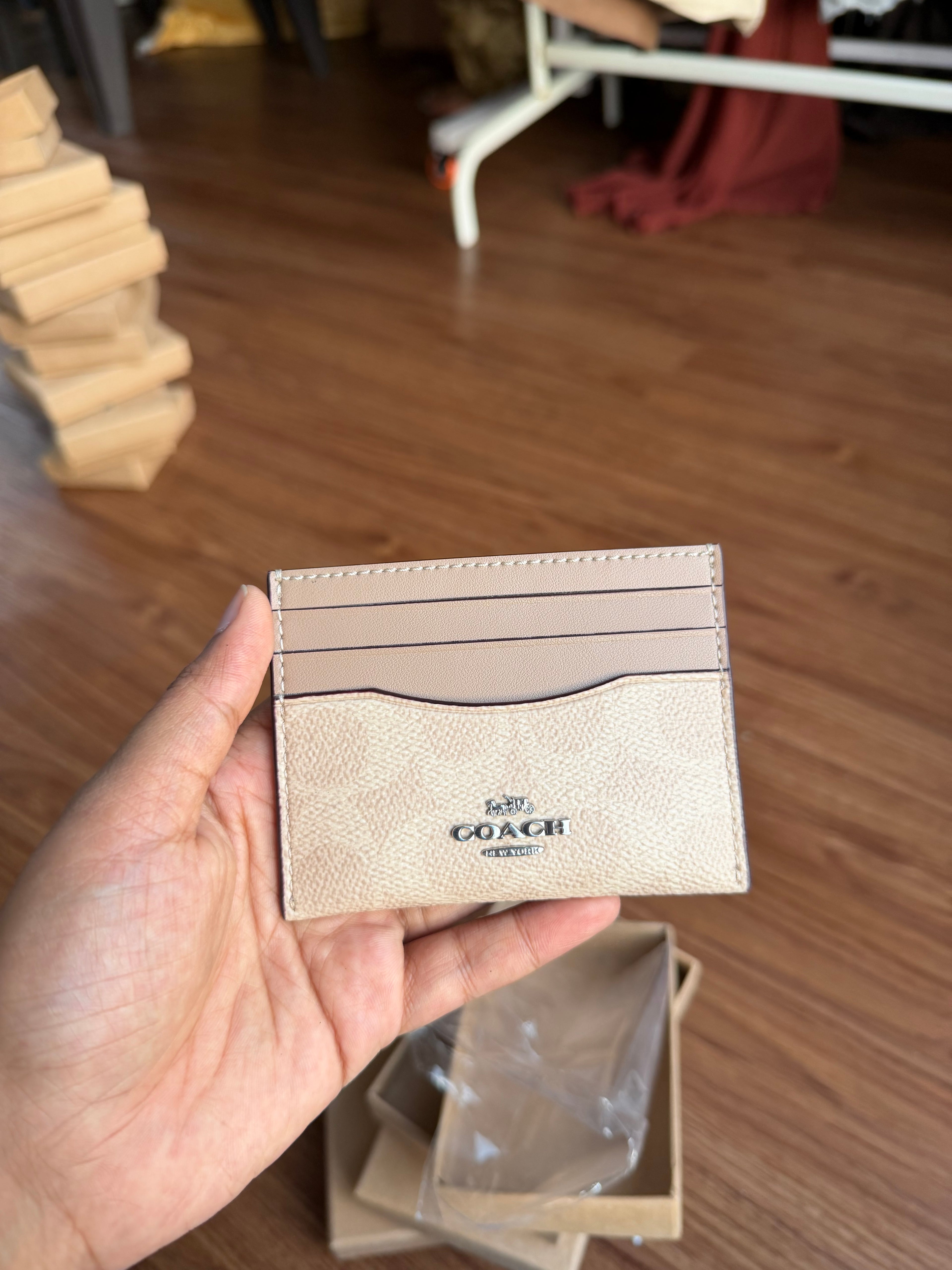 Coach cardholder with box