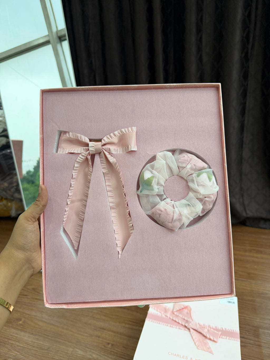 CHARLES AND KEITH Gift Set: Floral-Mesh Pearl-Strap Shoulder Bag - Light Pink
