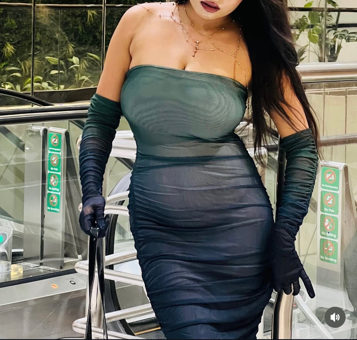Tube dress with gloves