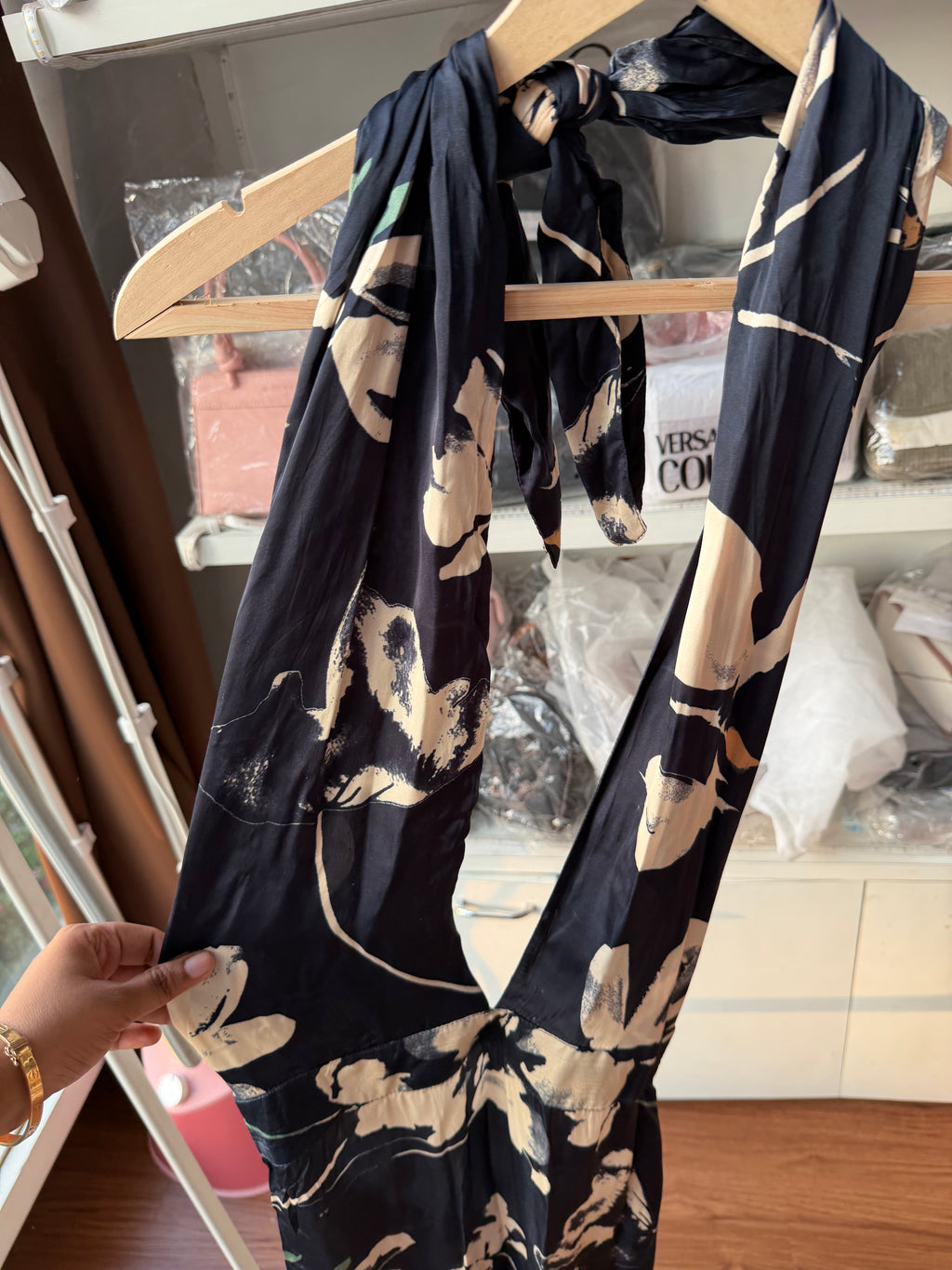 DRESSES