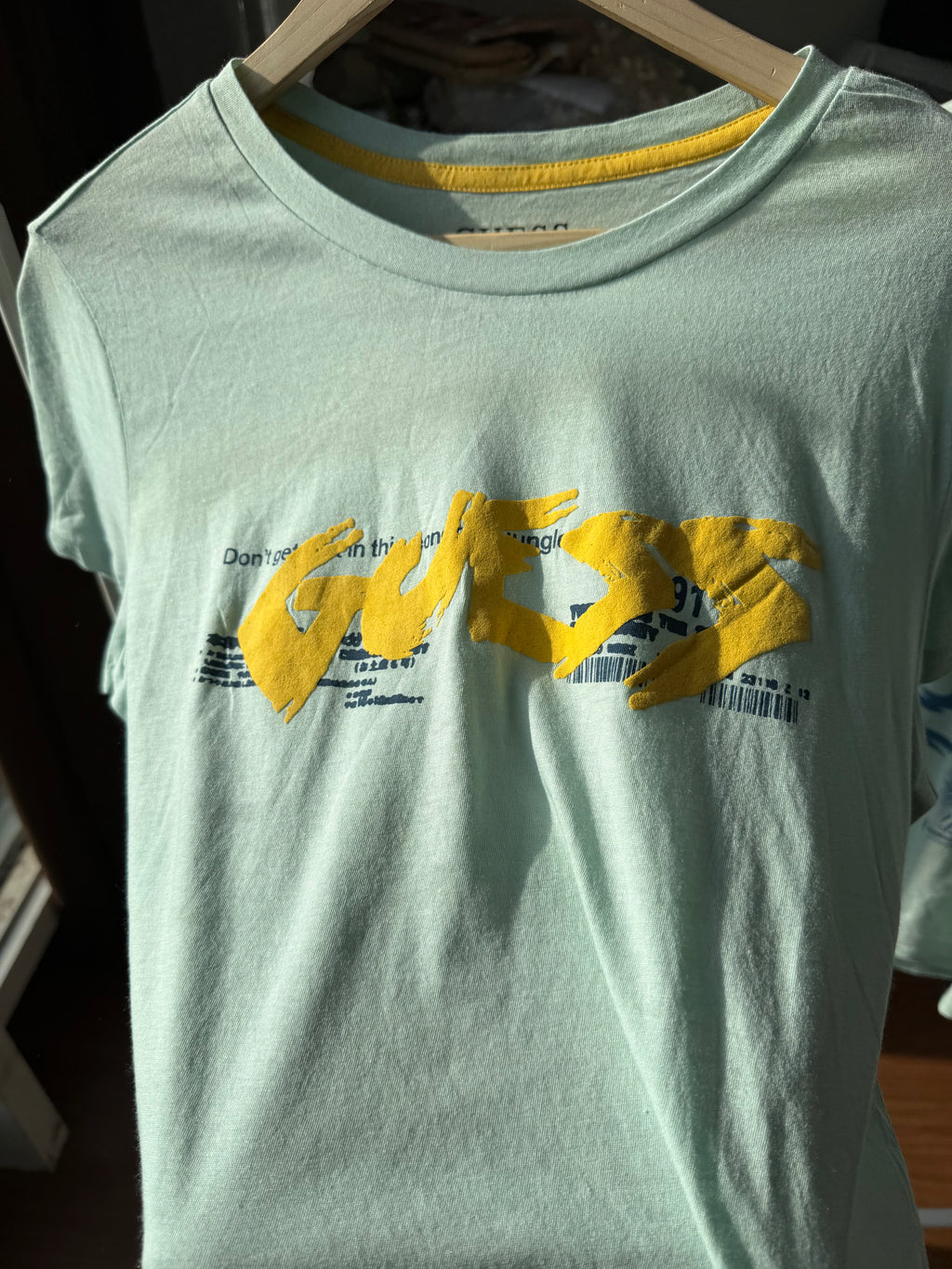 Guess tshirt