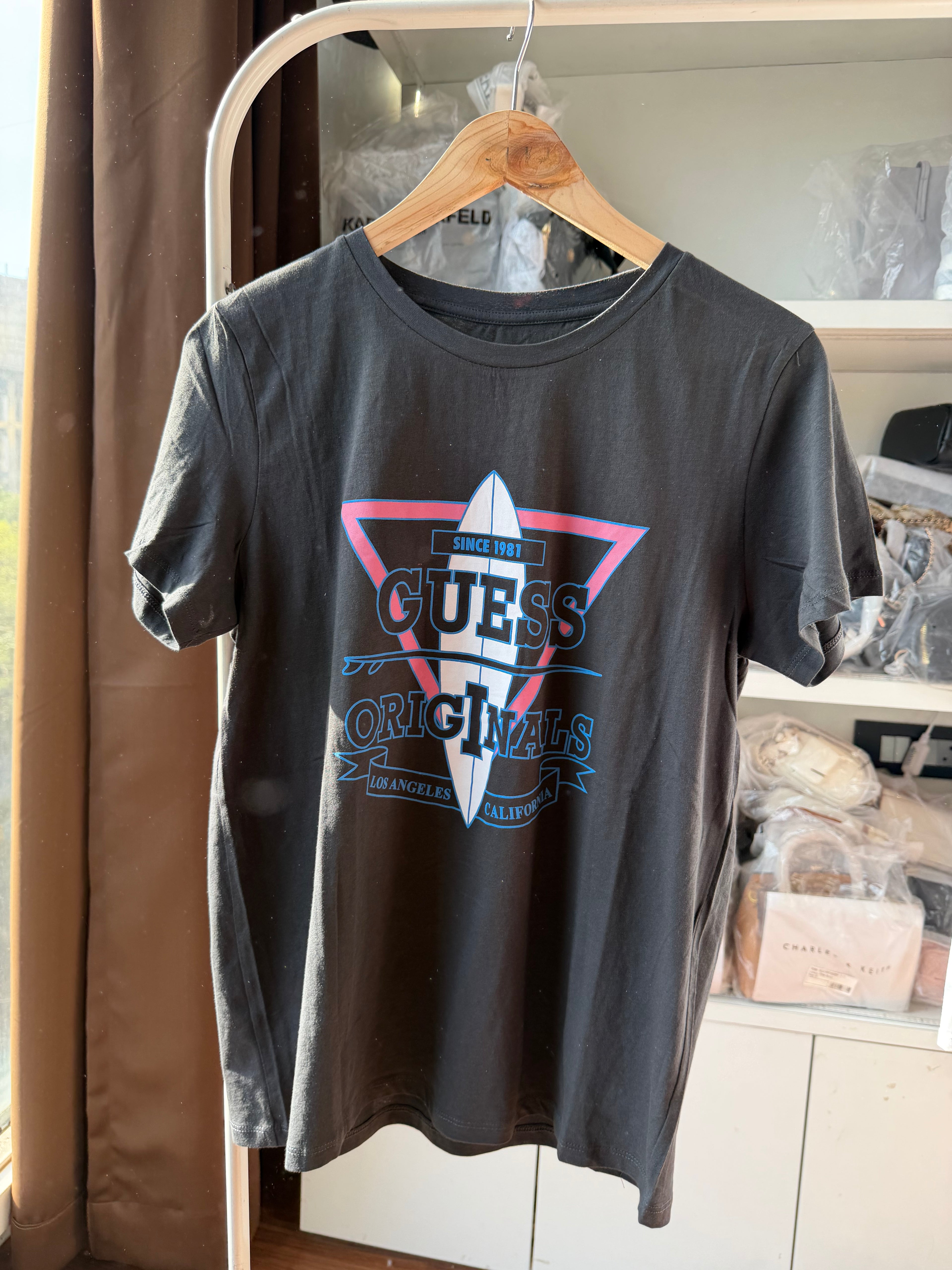 Guess tshirt