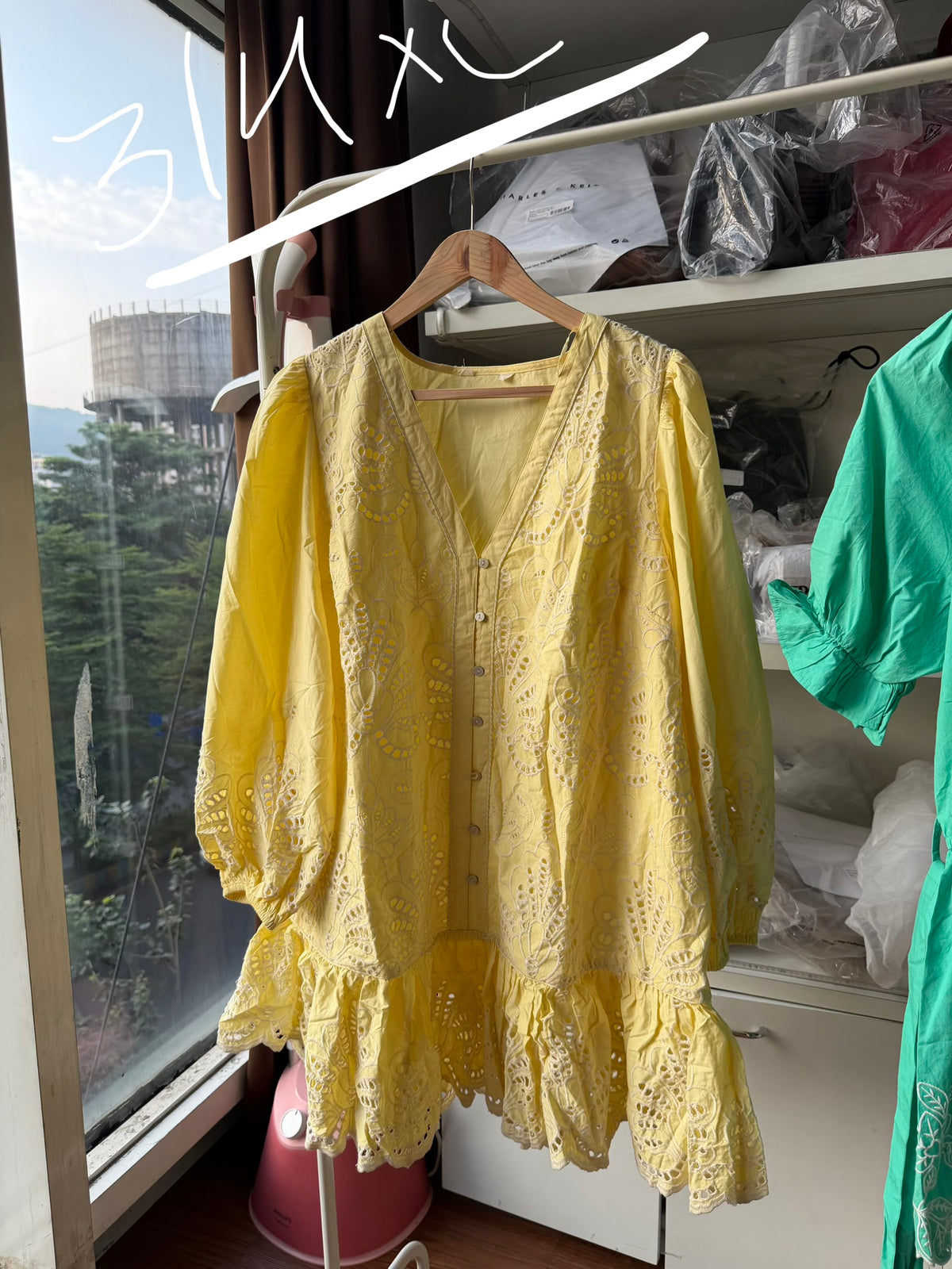 DRESSES