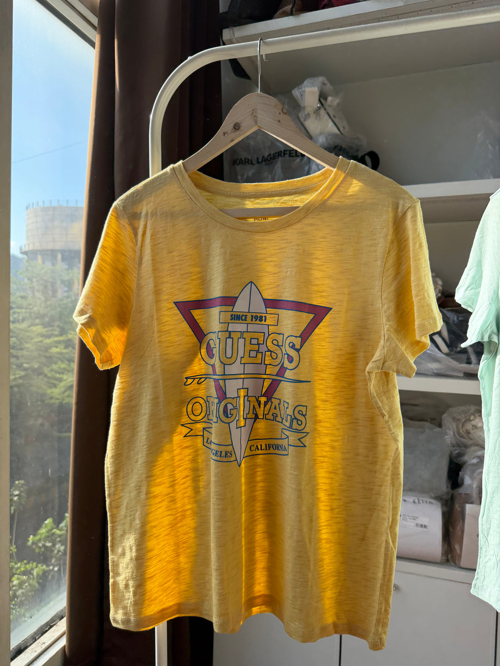 Guess tshirt