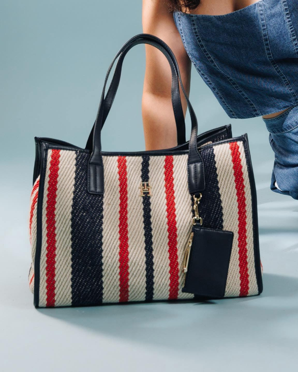 TOMMY HILFIGER