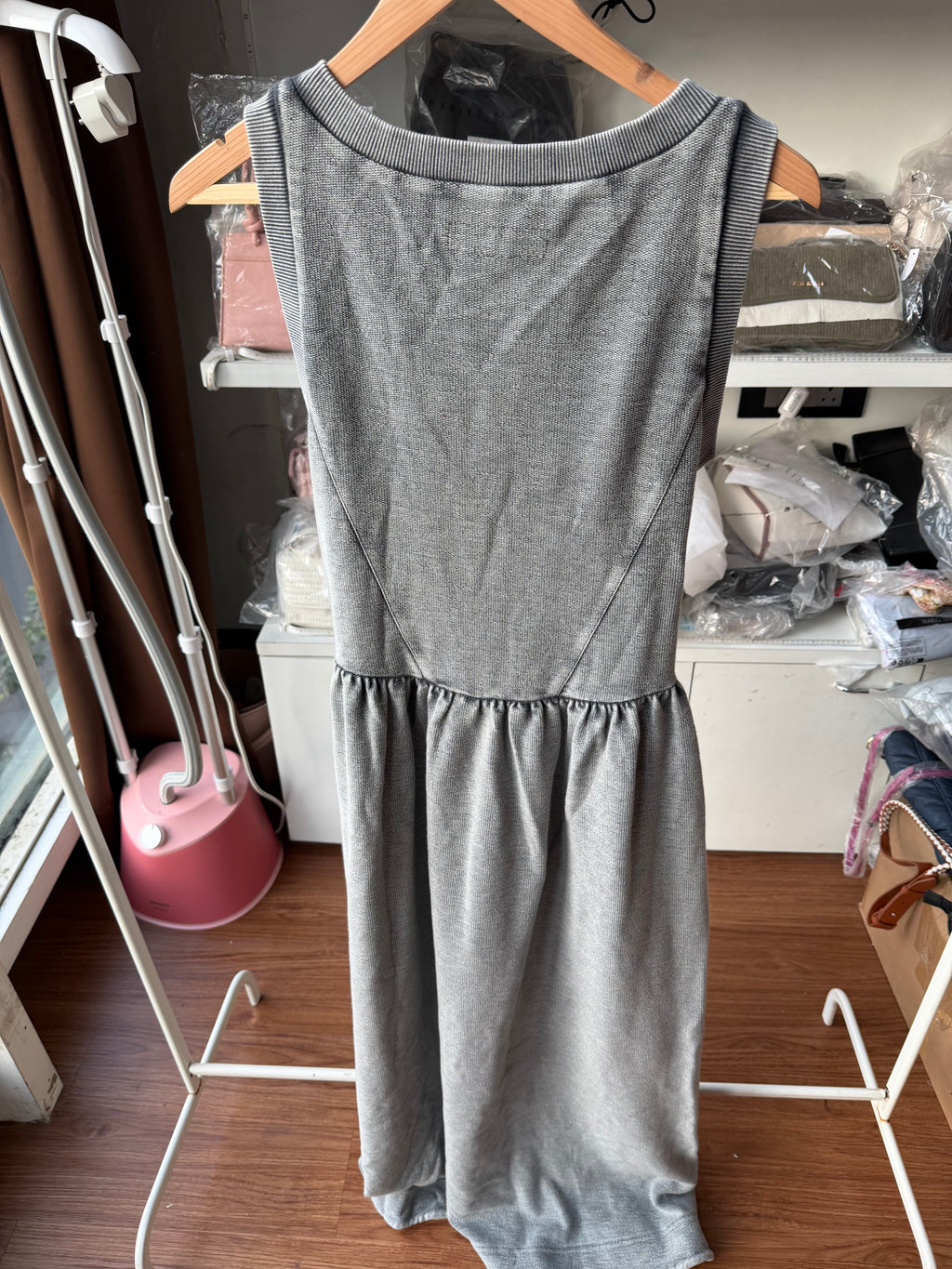 DRESSES