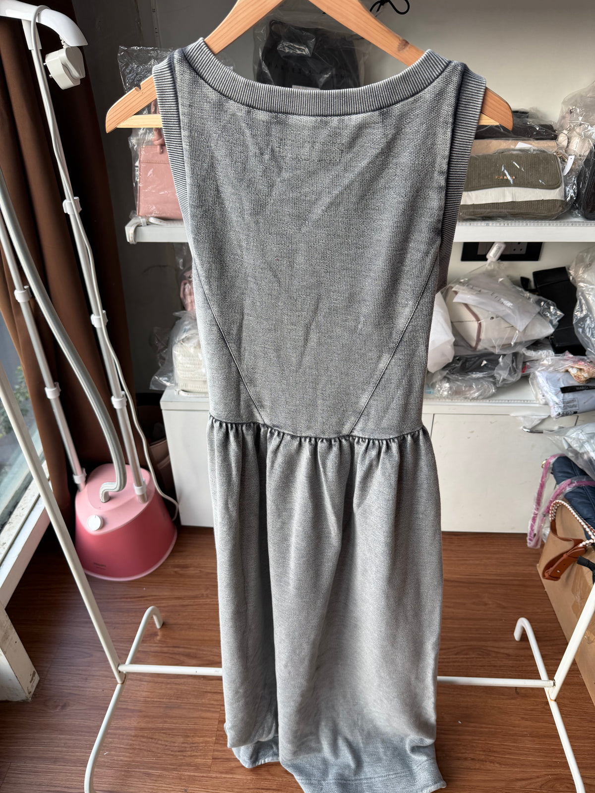 DRESSES