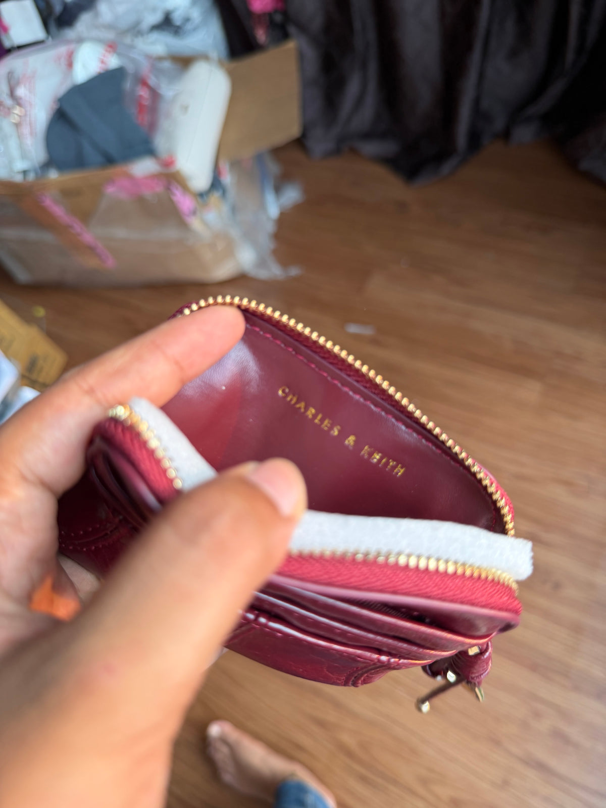 CHARLES AND KEITH CIARA CARDHOLDER WITH TOP ZIP