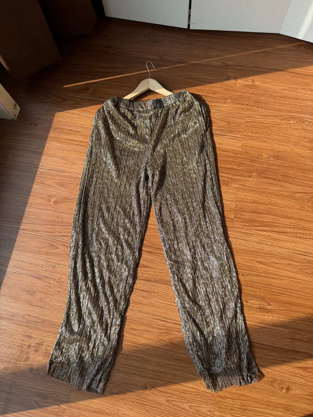 KIABI METALLIC PANT WITH LINING