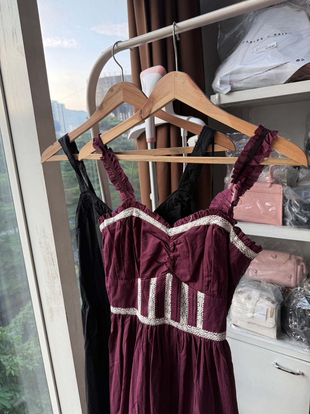 DRESSES