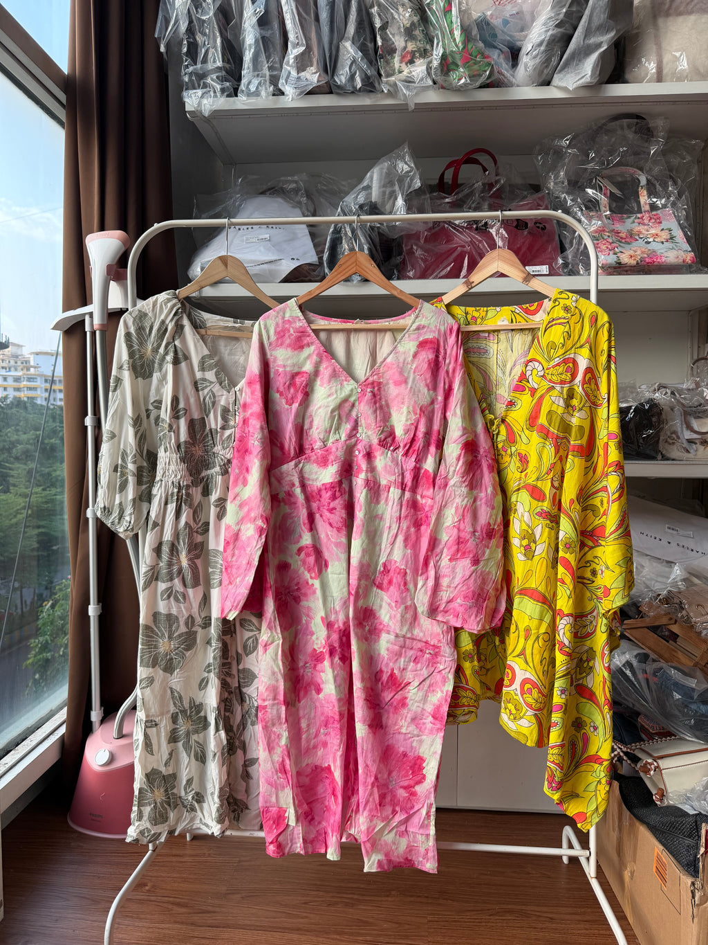 DRESSES