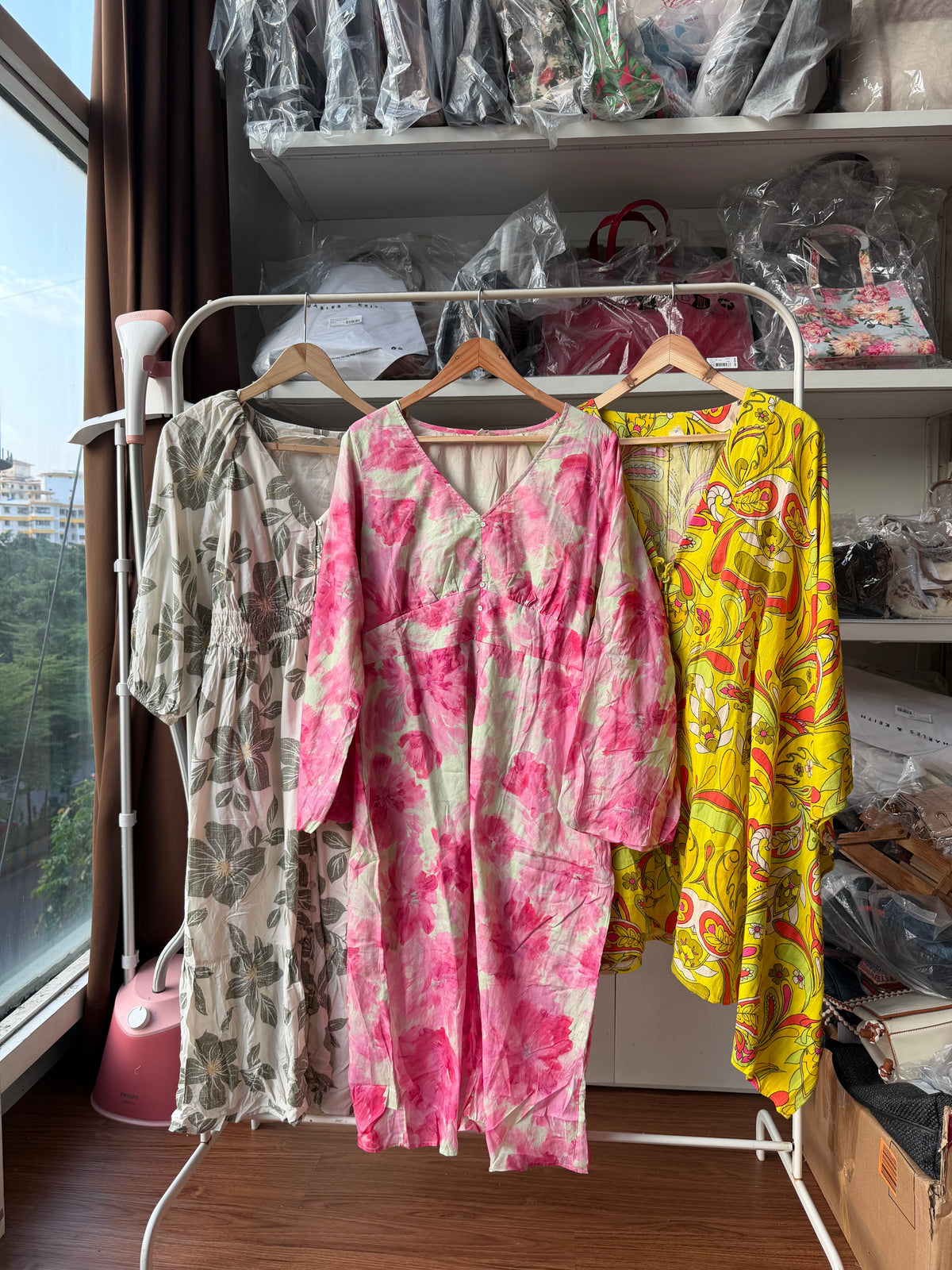DRESSES