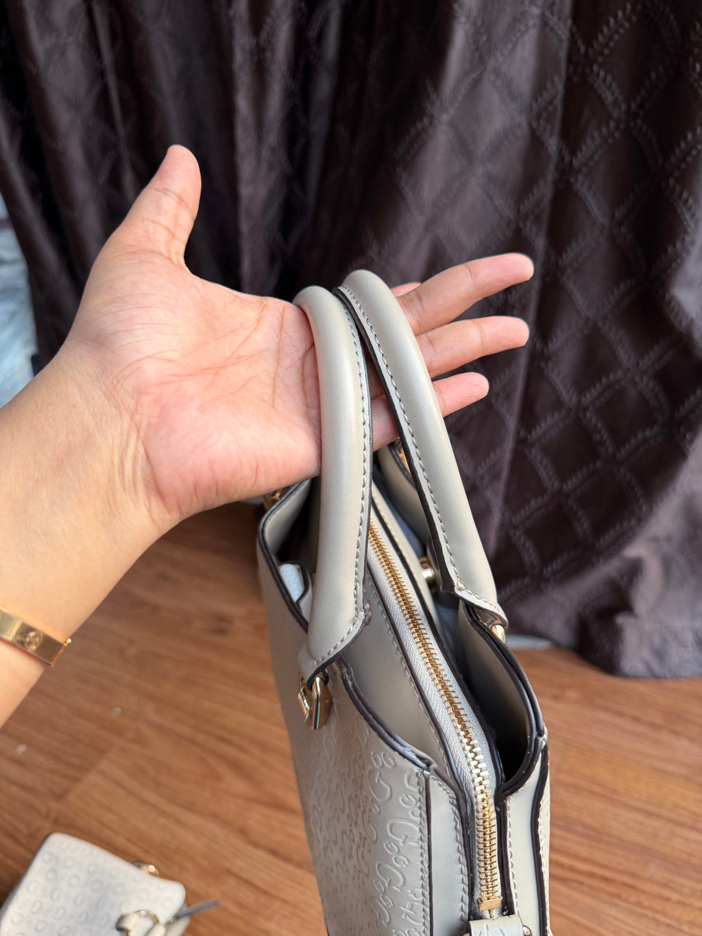 GUESS HANDBAG