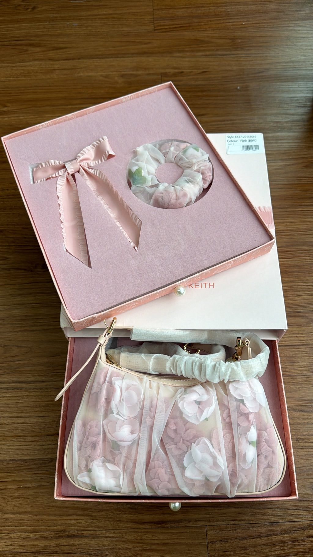 CHARLES AND KEITH Gift Set: Floral-Mesh Pearl-Strap Shoulder Bag - Light Pink