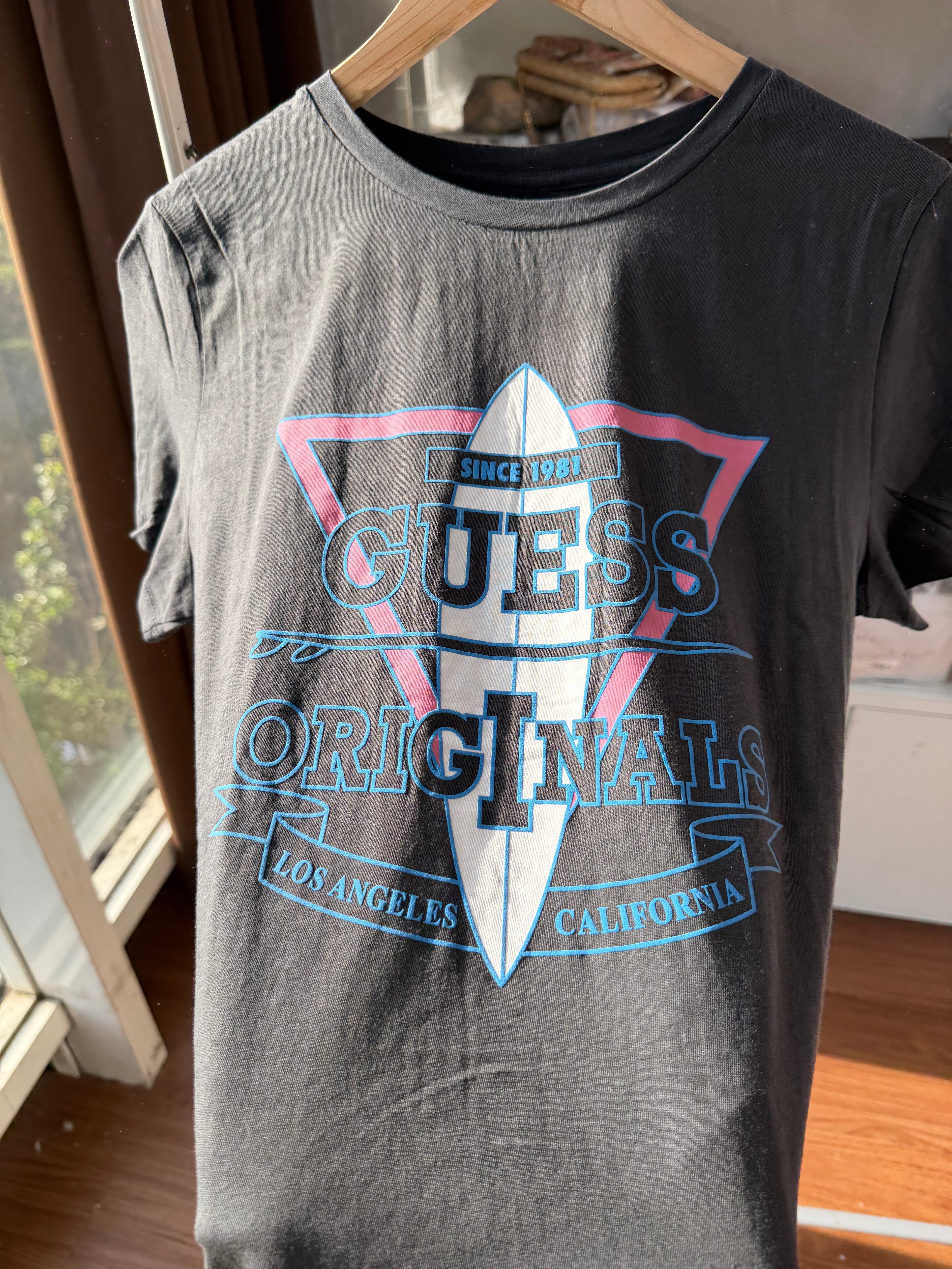 Guess tshirt