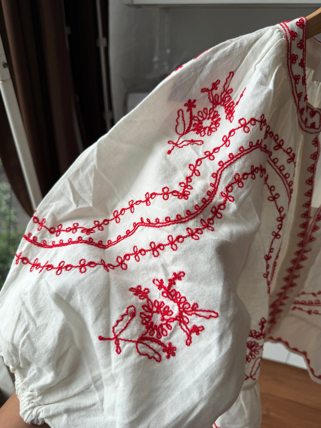 PROMOD EMBROIDERED TOP