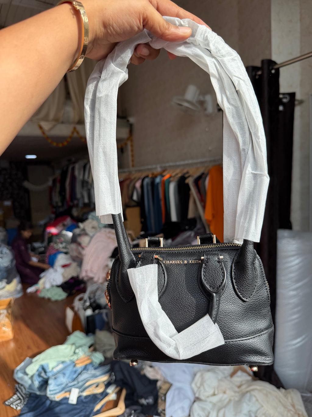 Charles and Keith SMALL SHOULDER BAG
