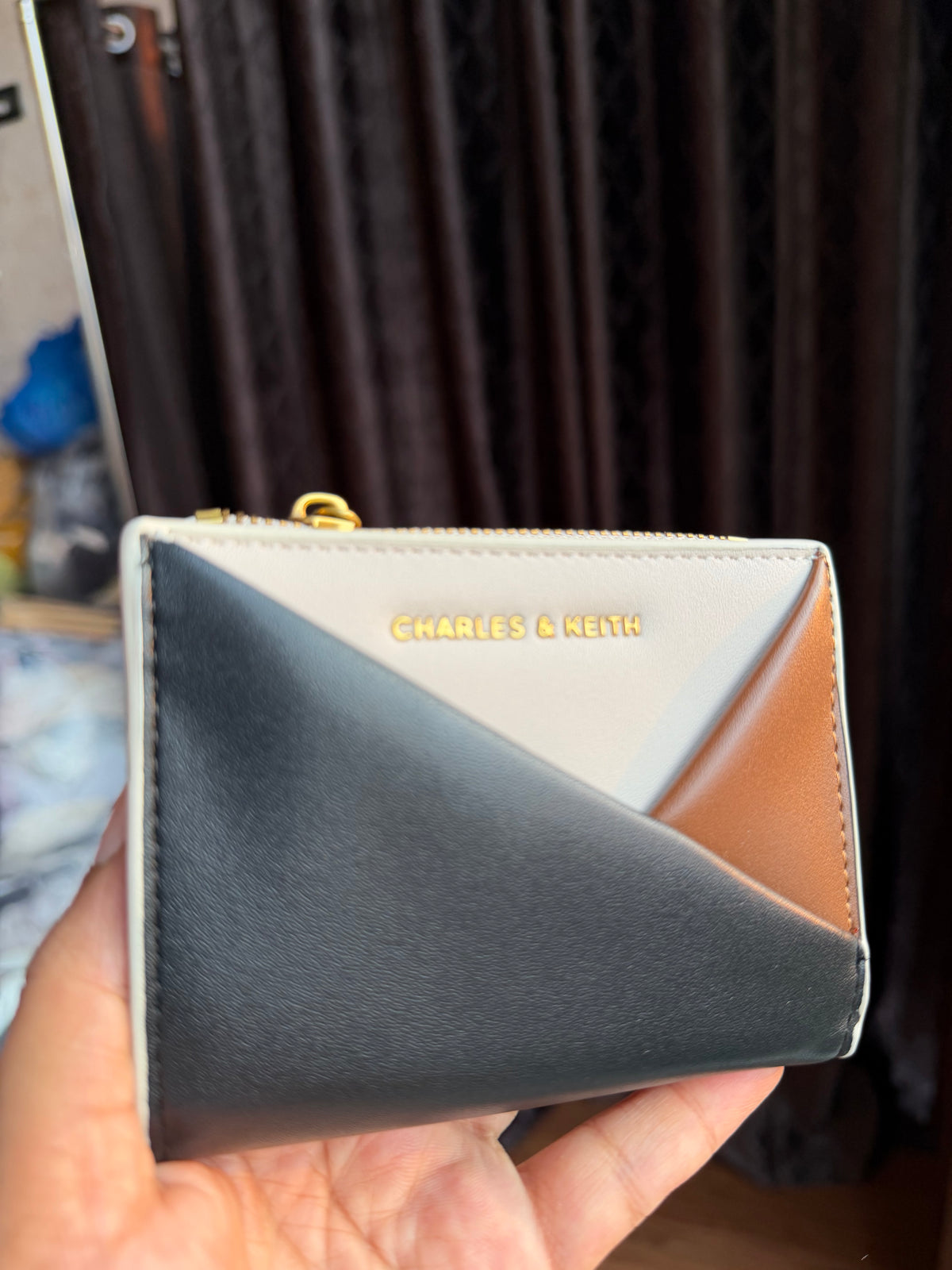 CHARLES AND KEITH midori geometric top zip wallet
