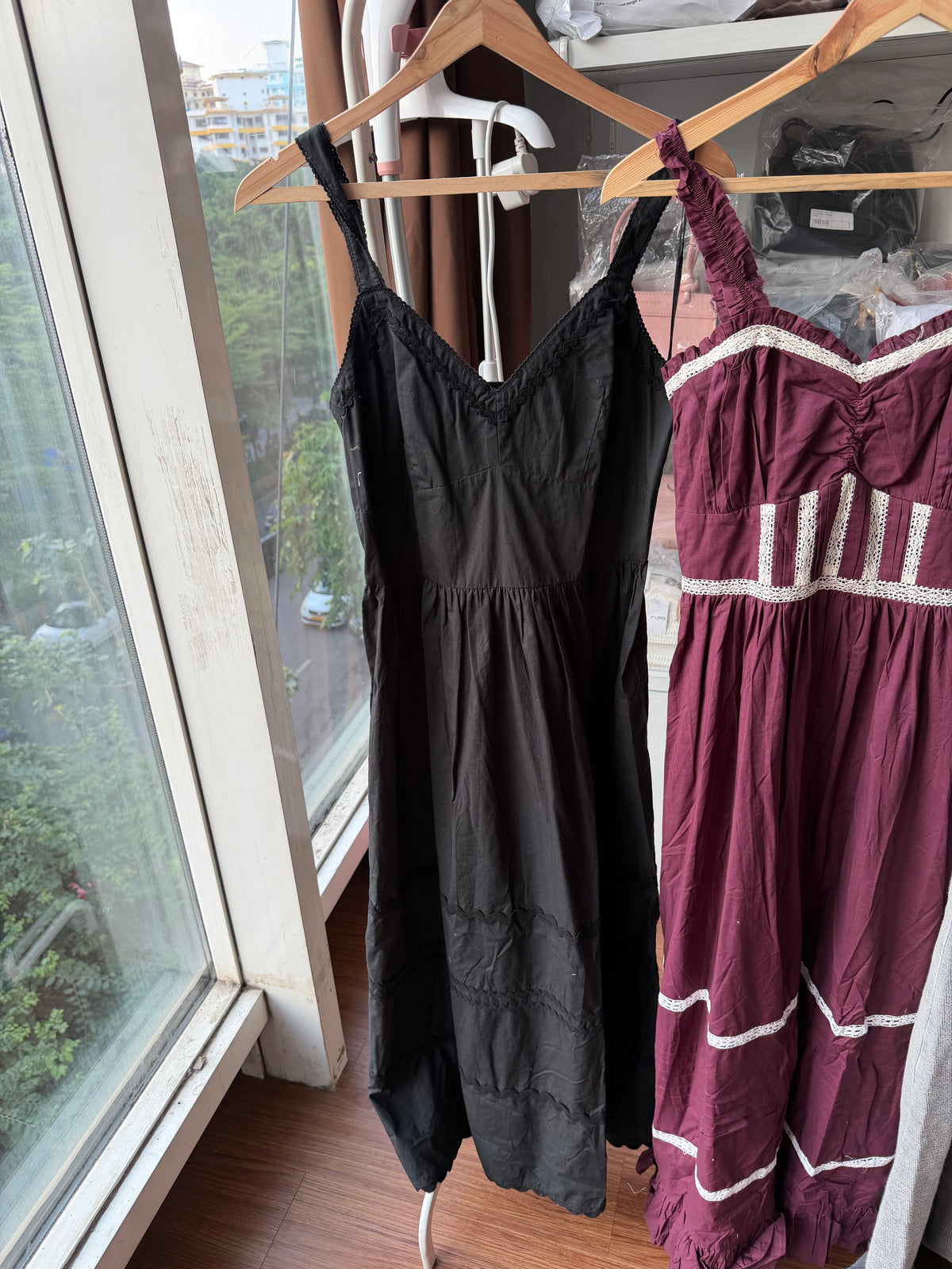 DRESSES