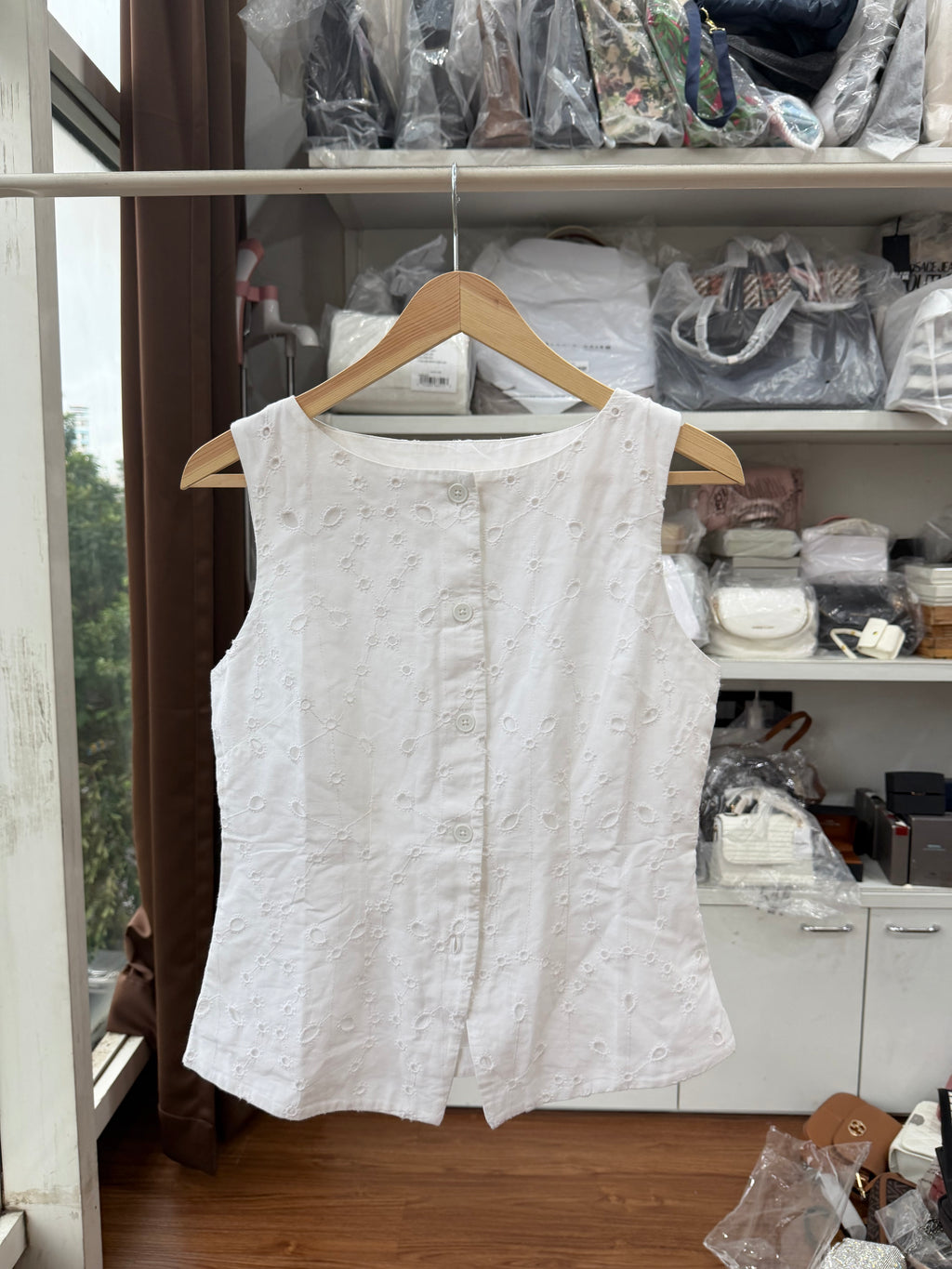 EMBROIDERED TOP TU