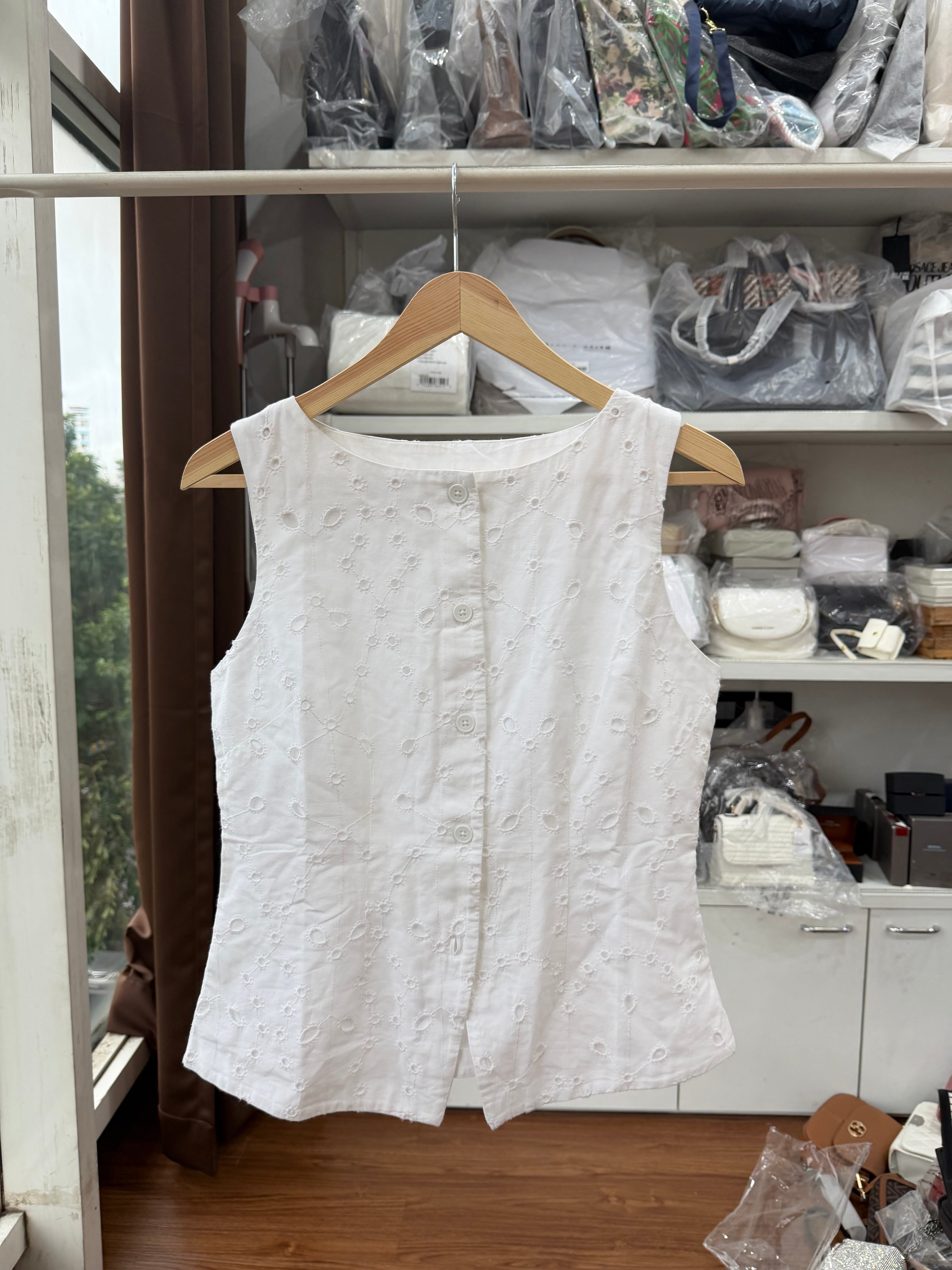 EMBROIDERED TOP TU