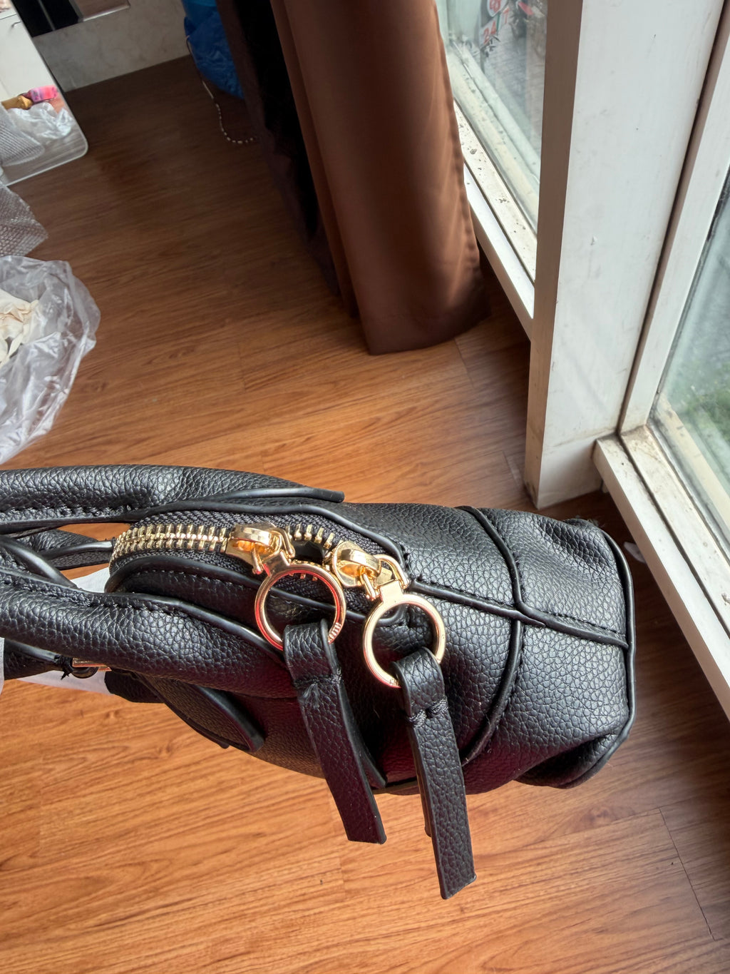 Charles and Keith SMALL SHOULDER BAG