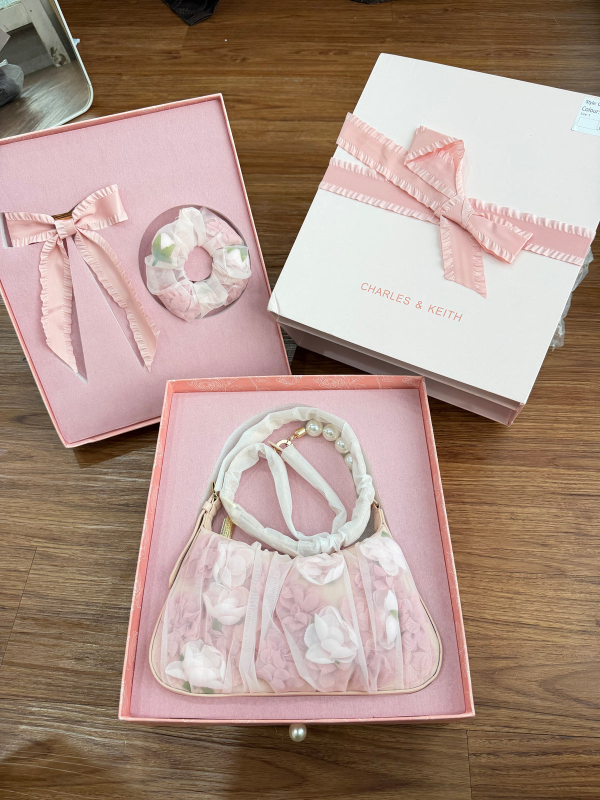 CHARLES AND KEITH Gift Set: Floral-Mesh Pearl-Strap Shoulder Bag - Light Pink