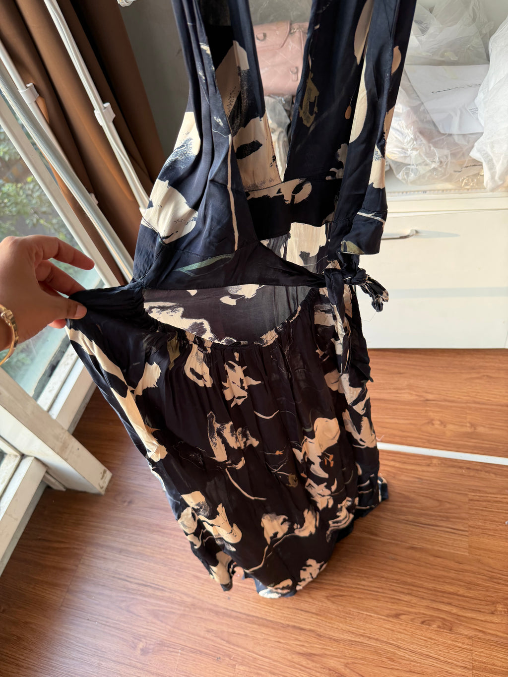DRESSES