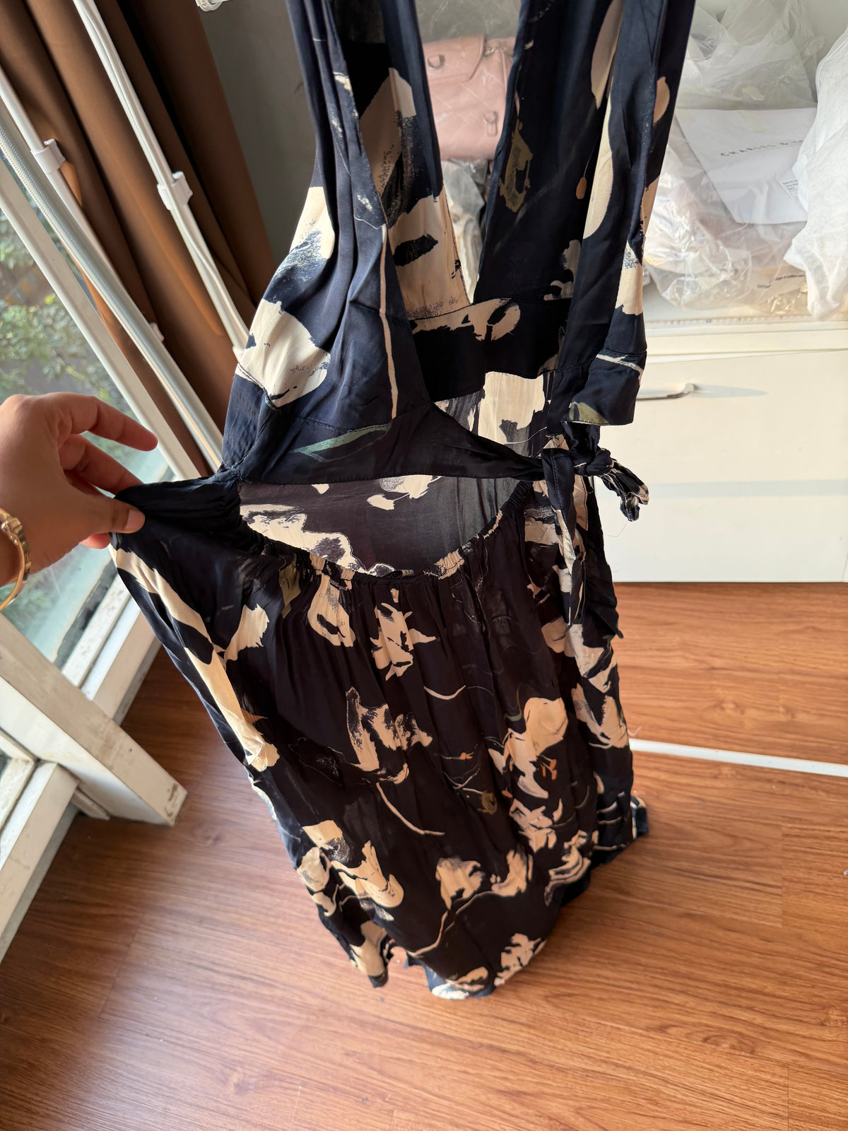 DRESSES