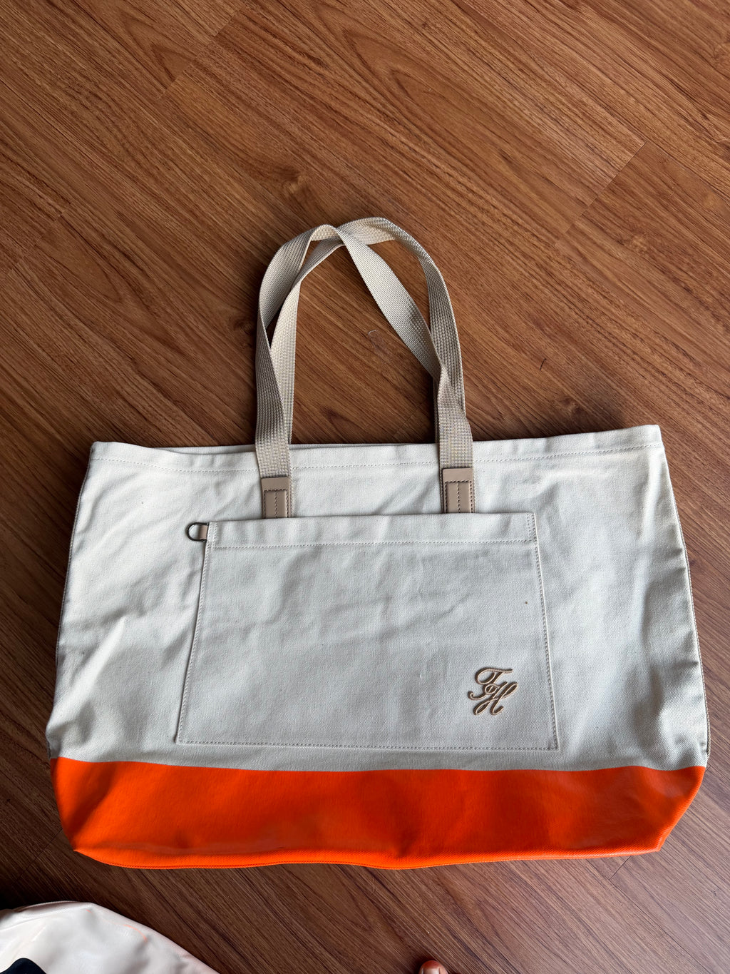 TOMMY HILFIGER FULL SIZE TOTE
