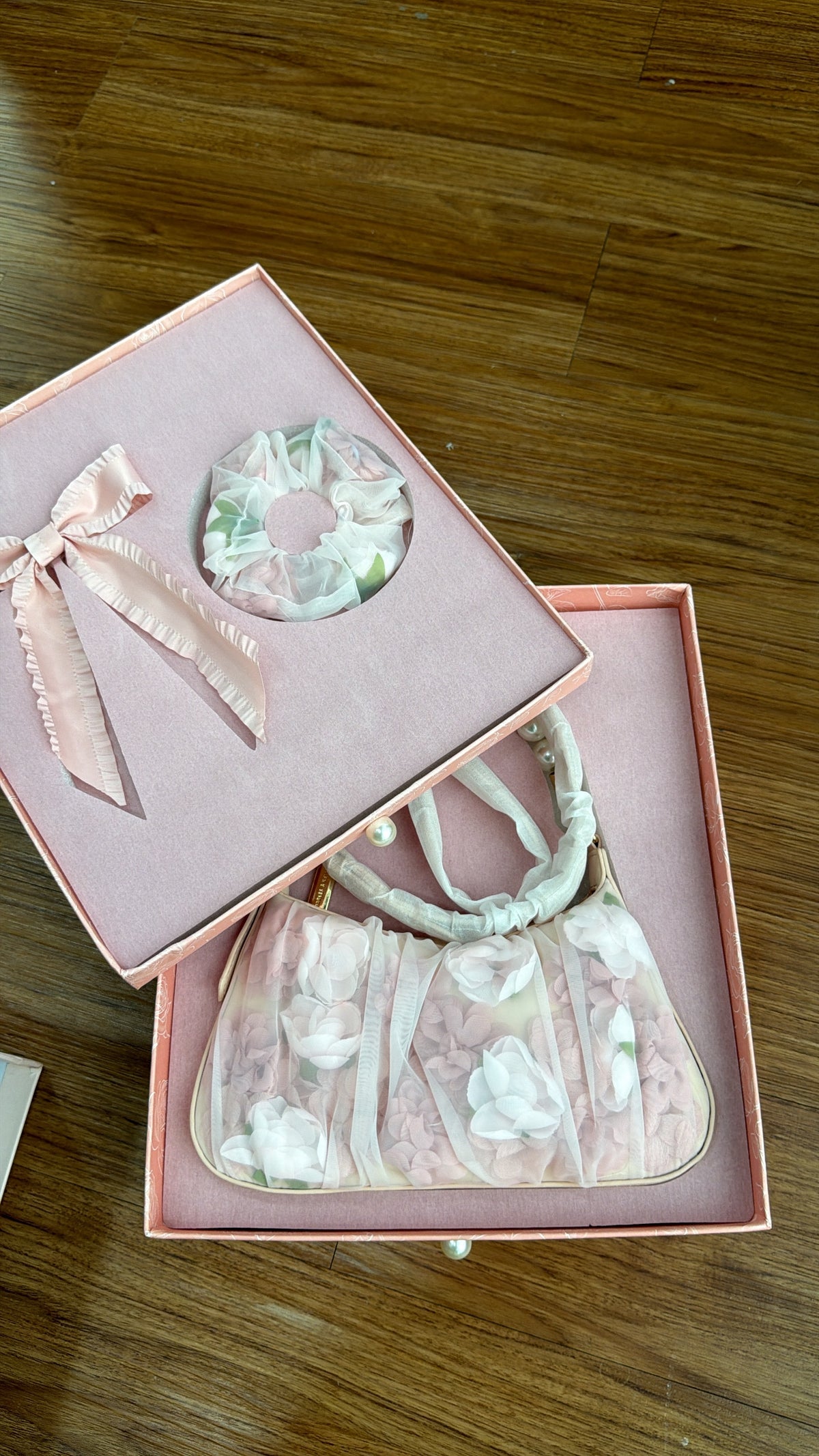 CHARLES AND KEITH Gift Set: Floral-Mesh Pearl-Strap Shoulder Bag - Light Pink