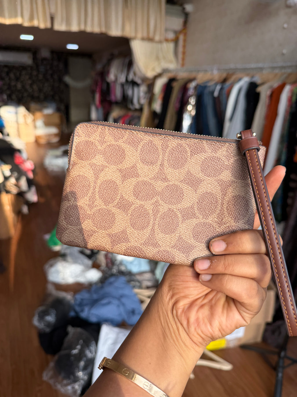 COACH SMALL WRISTLET