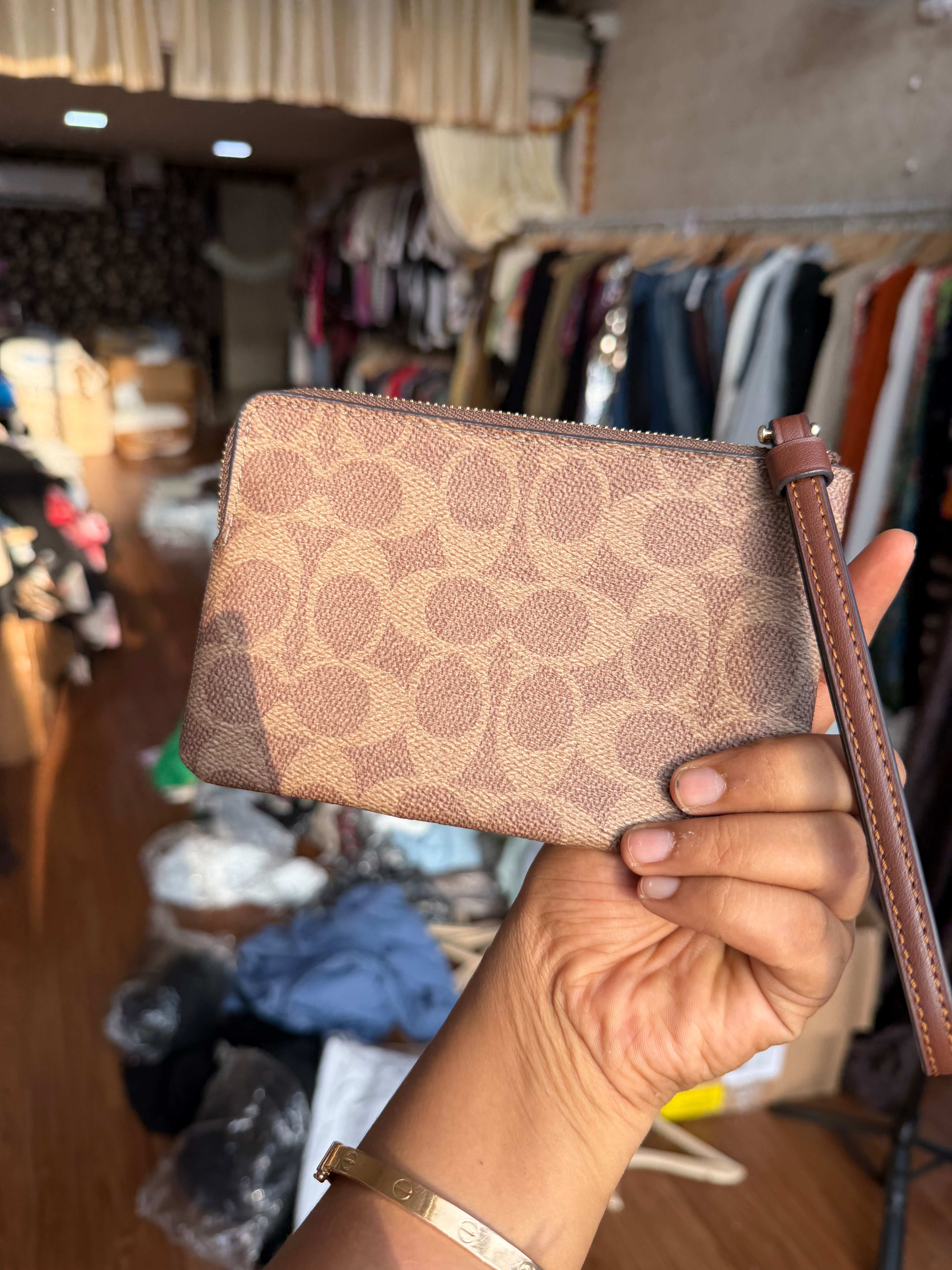 COACH SMALL WRISTLET