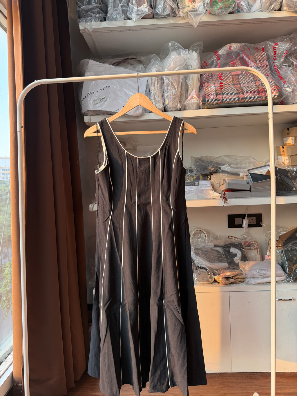 BLACK MIDI DRESS