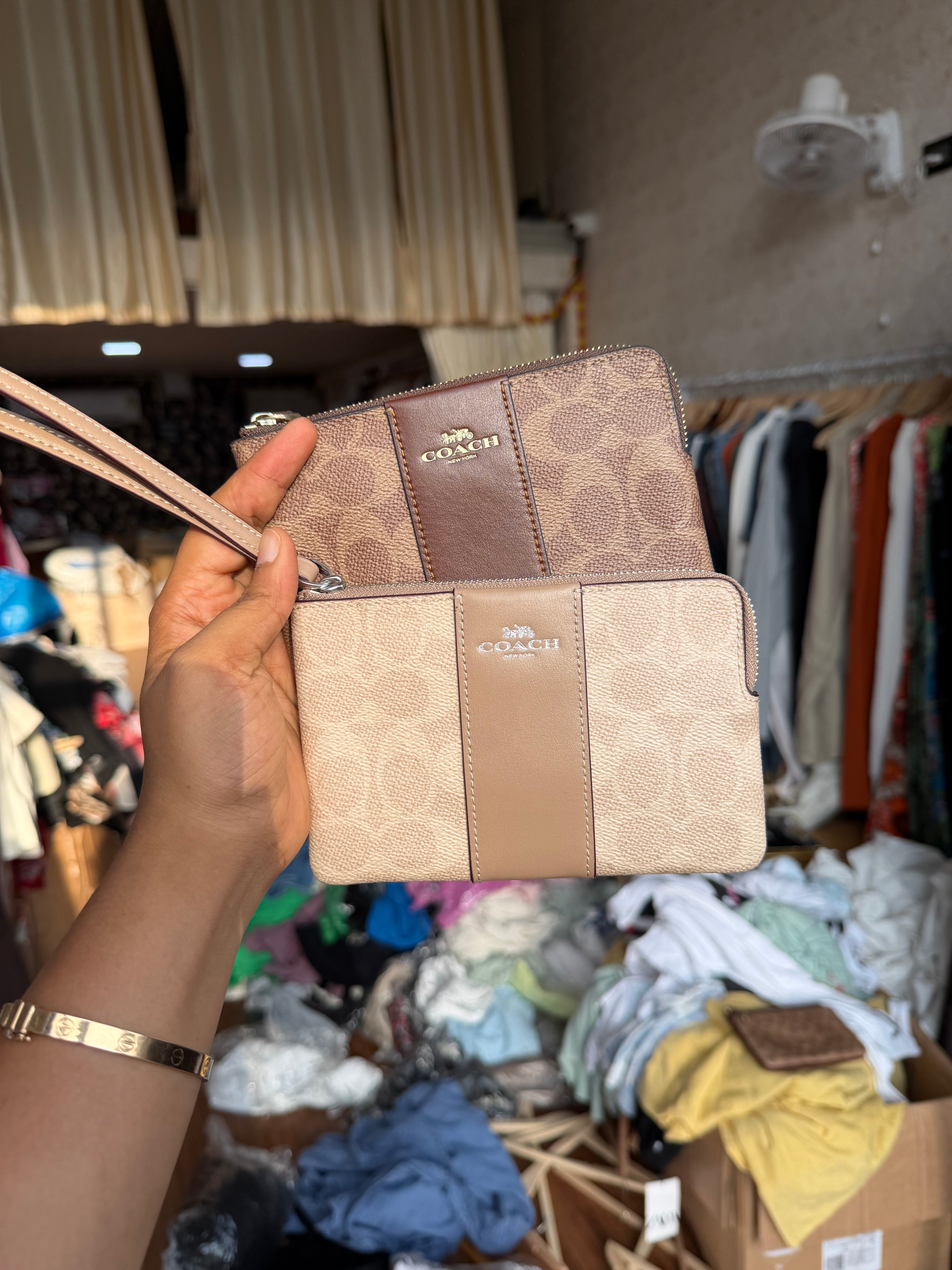 COACH SMALL WRISTLET