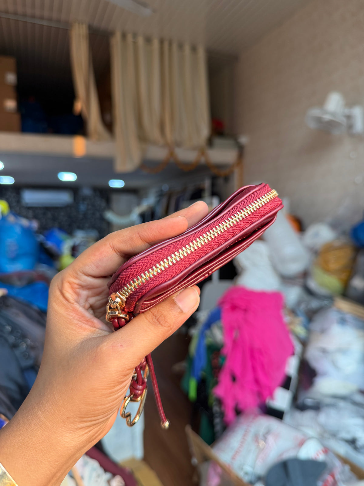 CHARLES AND KEITH CIARA CARDHOLDER WITH TOP ZIP