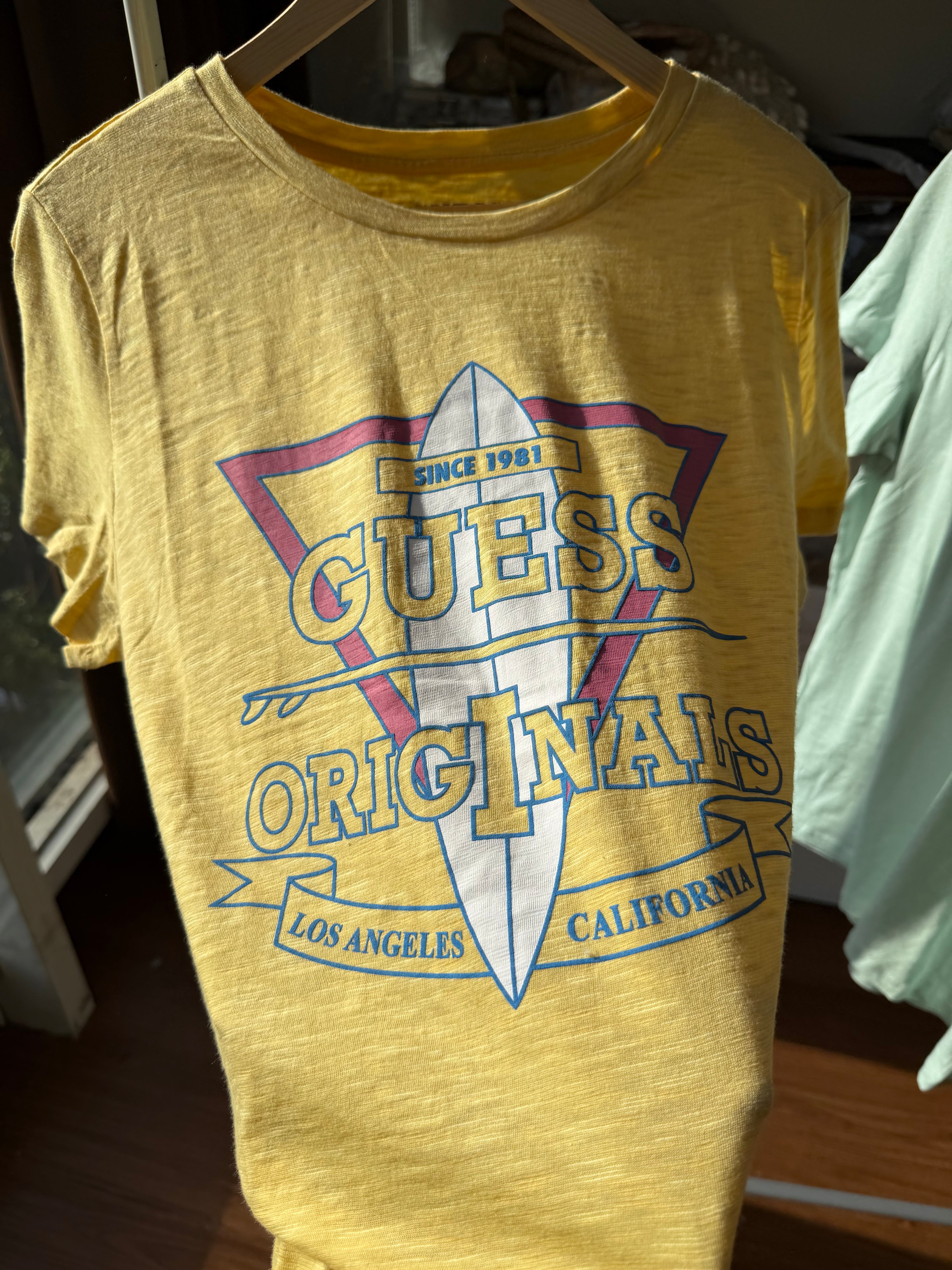 Guess tshirt