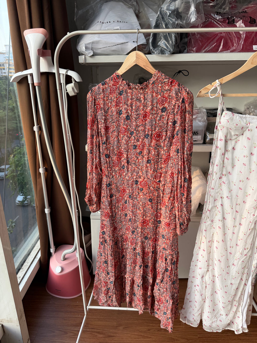 DRESSES
