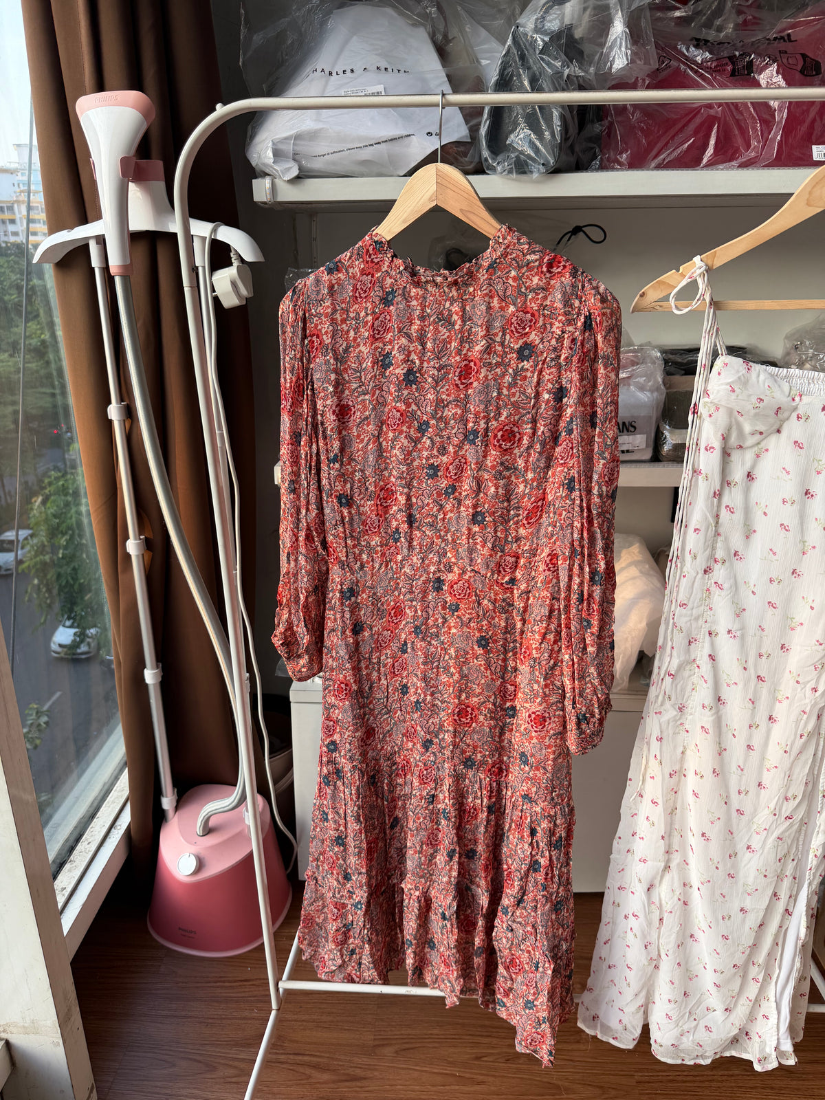 DRESSES