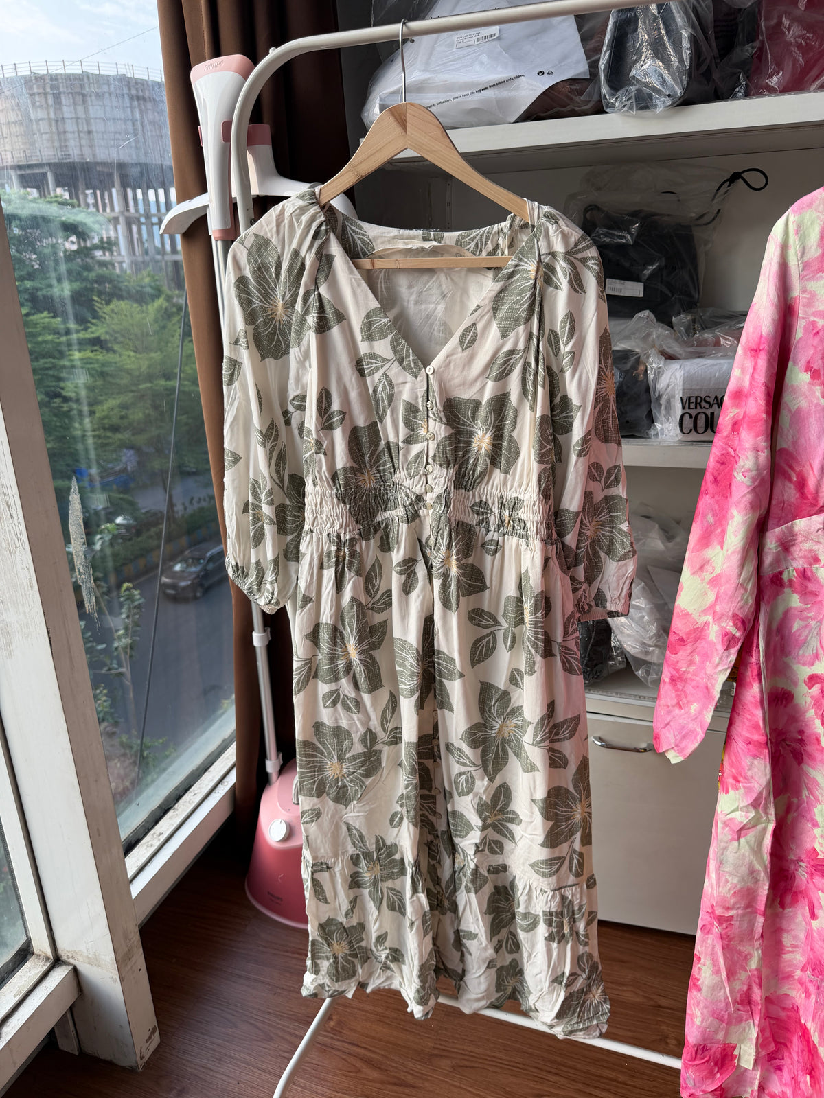 DRESSES