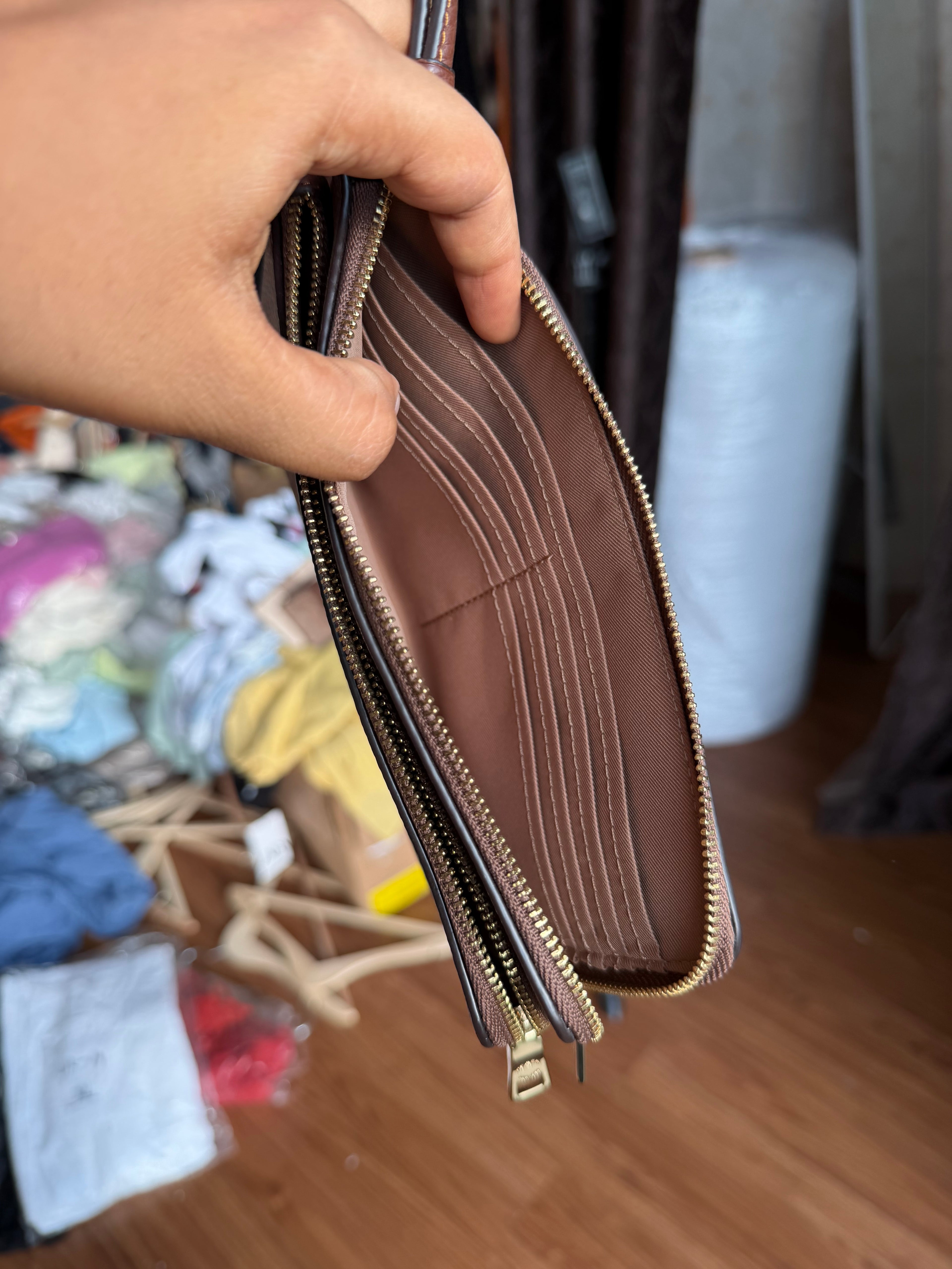 COACH BIG WRISTLET