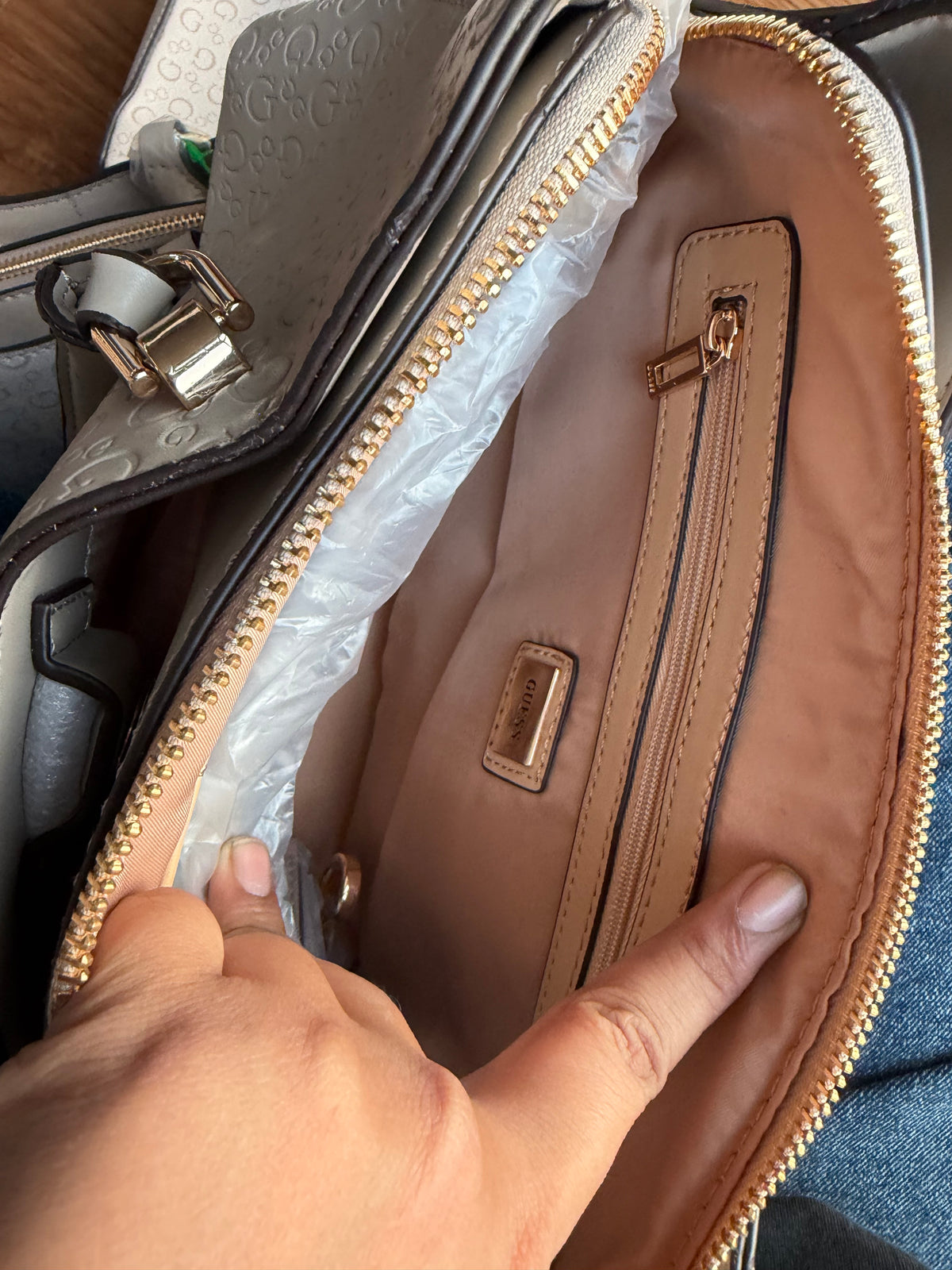 GUESS HANDBAG