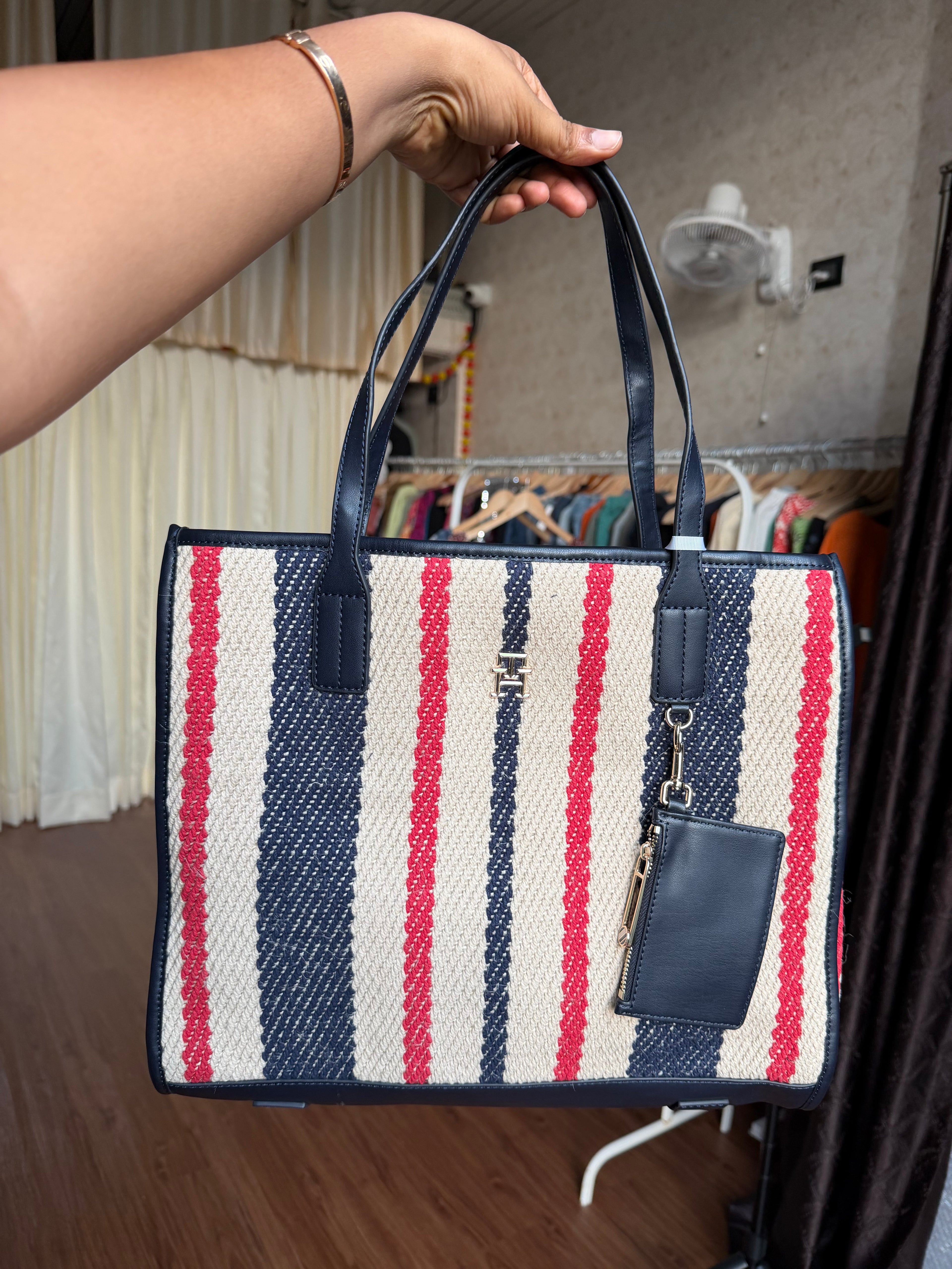 TOMMY HILFIGER