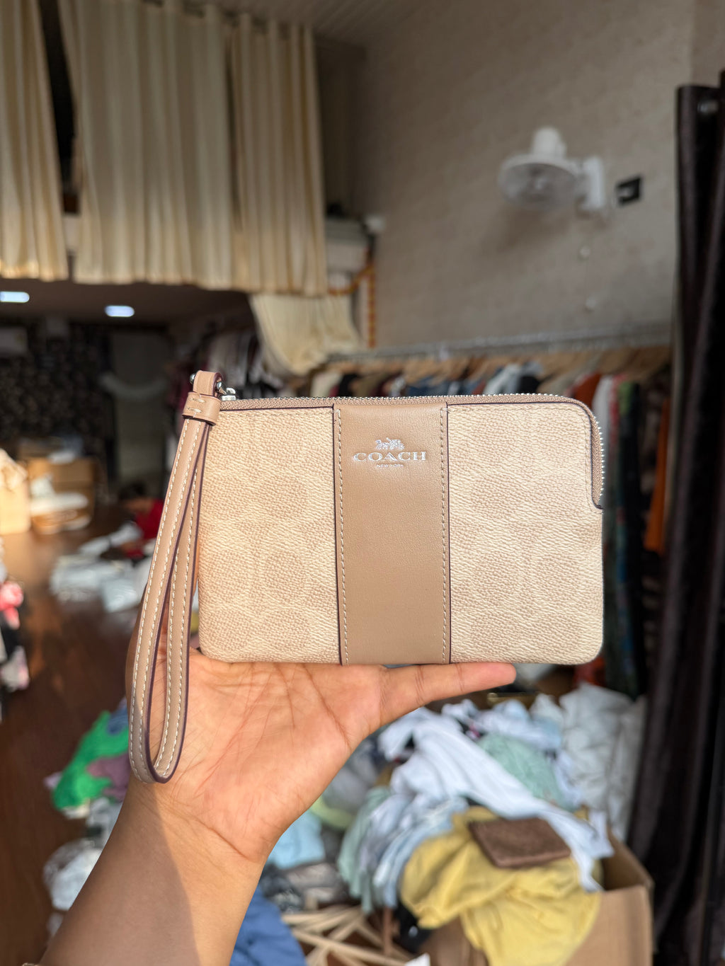 COACH SMALL WRISTLET