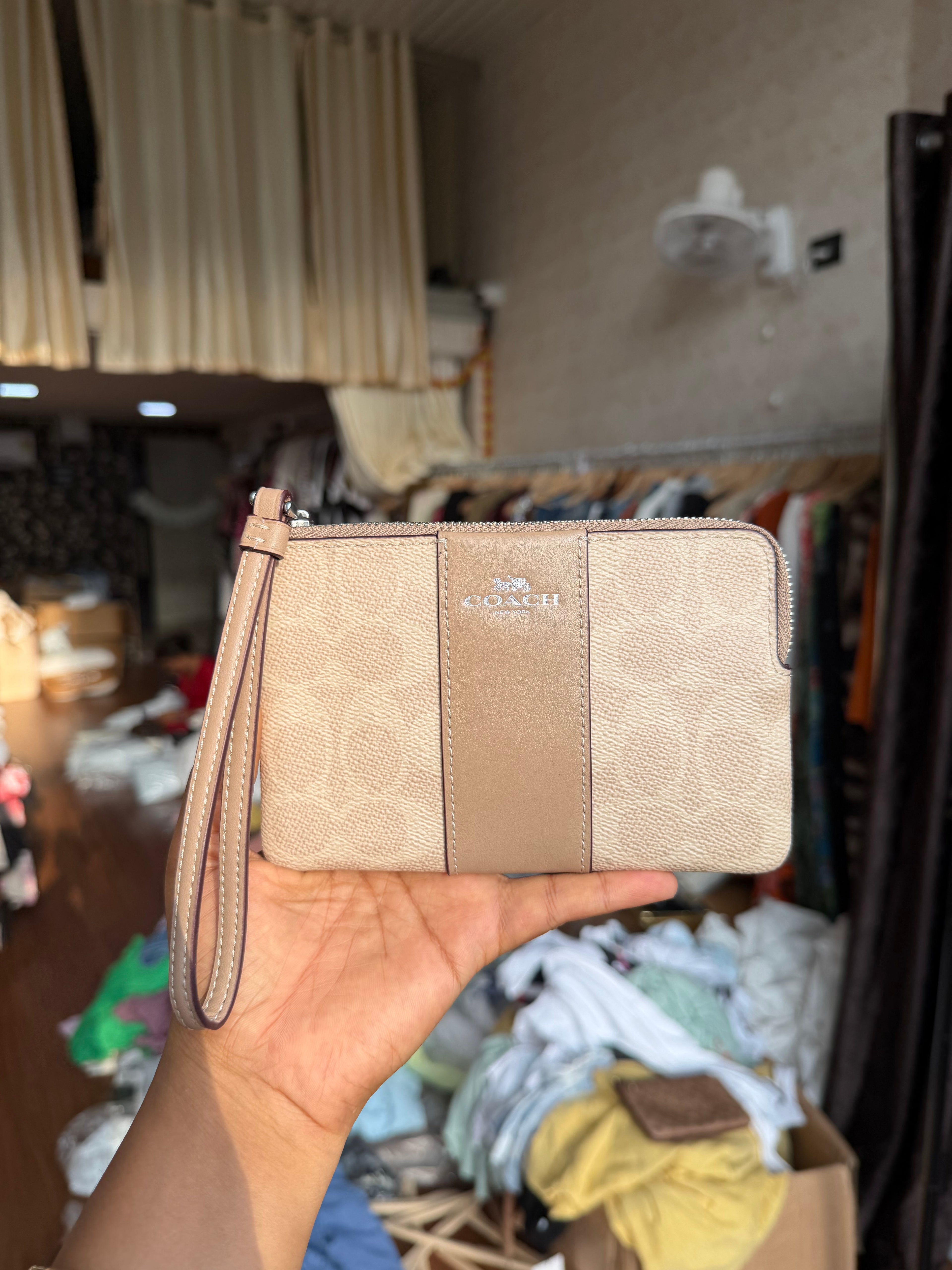 COACH SMALL WRISTLET
