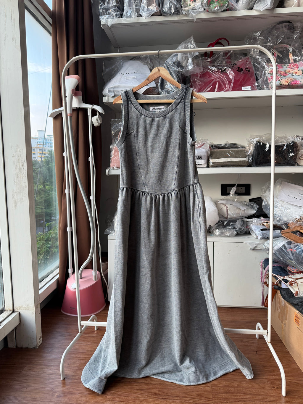 DRESSES