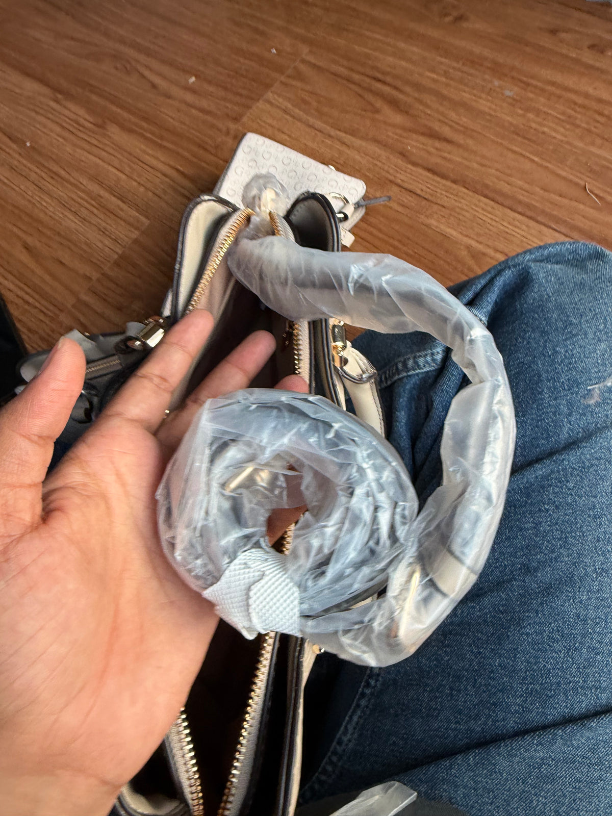 GUESS HANDBAG