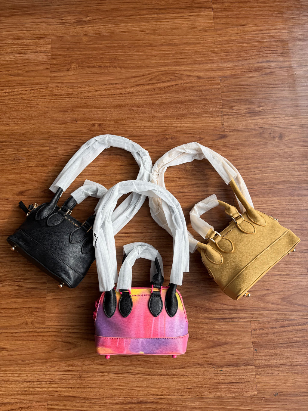 Charles and Keith SMALL SHOULDER BAG