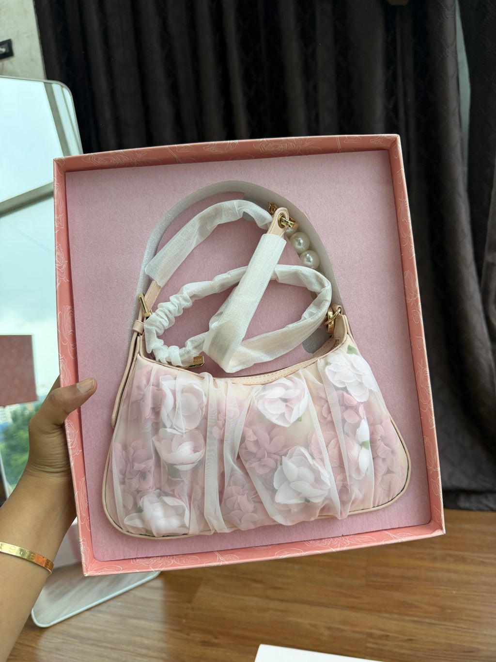 CHARLES AND KEITH Gift Set: Floral-Mesh Pearl-Strap Shoulder Bag - Light Pink