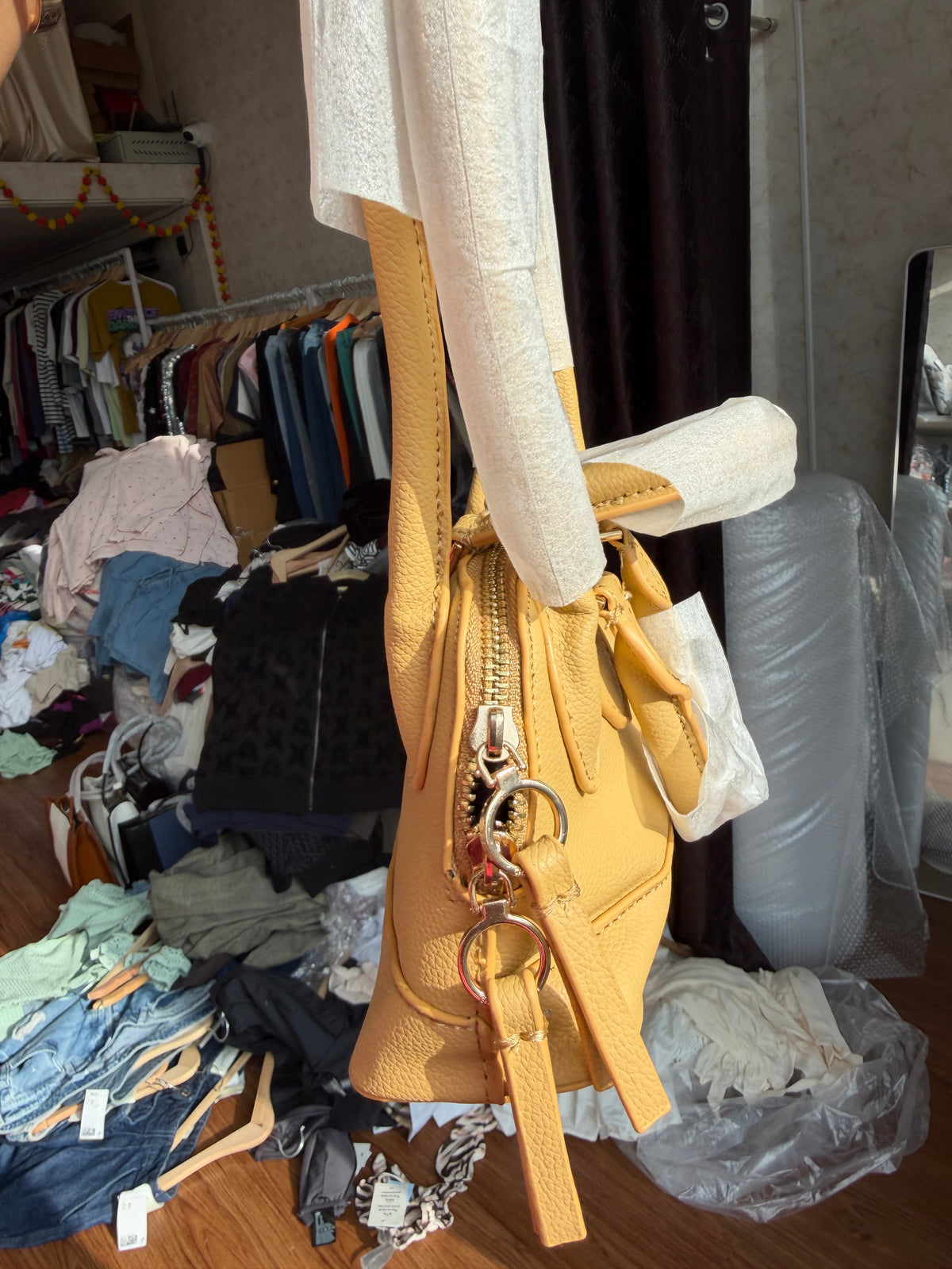 Charles and Keith SMALL SHOULDER BAG